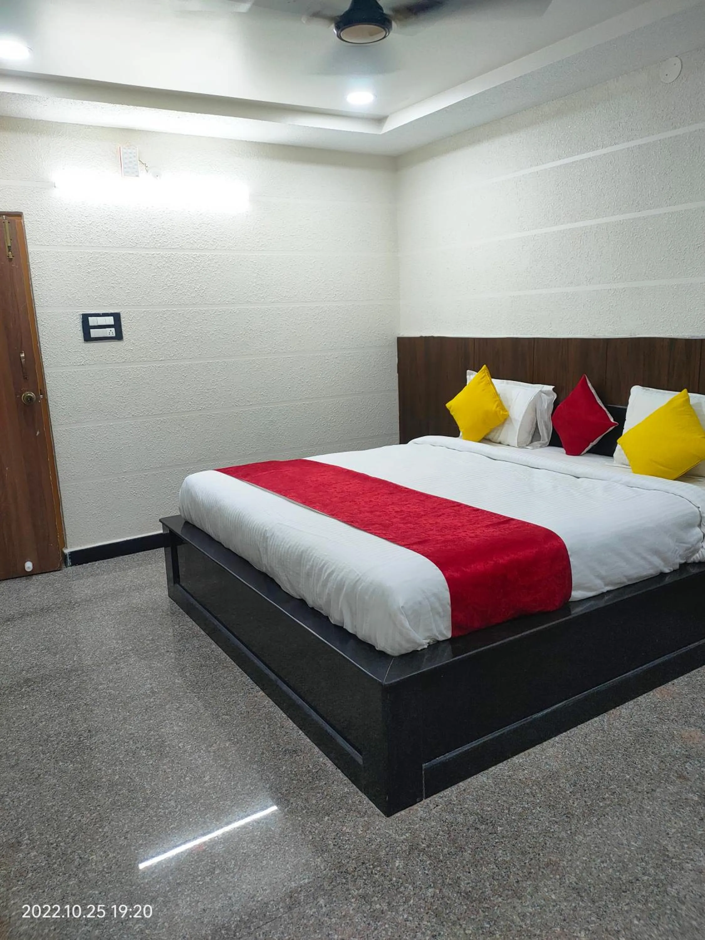 Photo of the whole room, Bed in Hotel New Maruthi Inn, LB Nagar