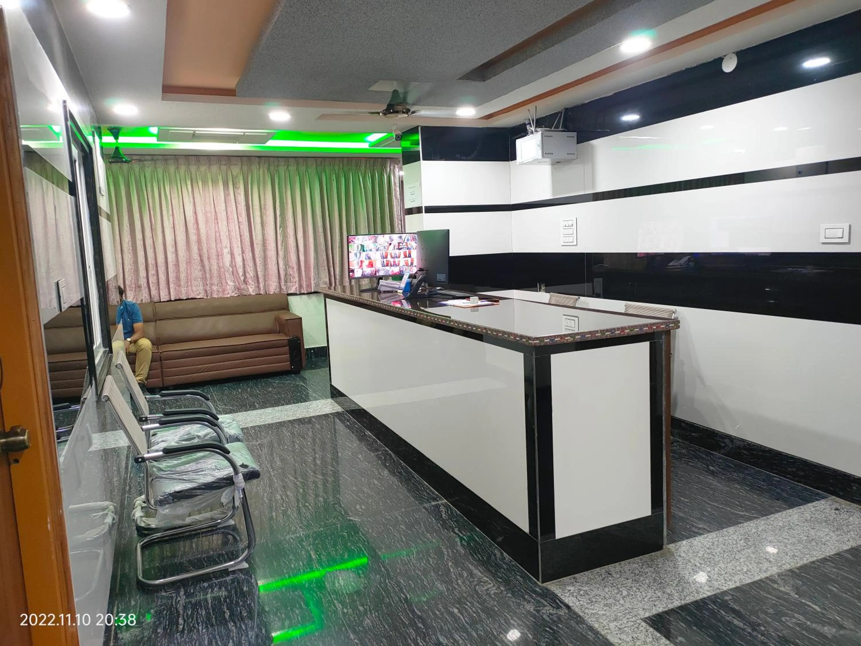 Lobby or reception in Hotel New Maruthi Inn, LB Nagar