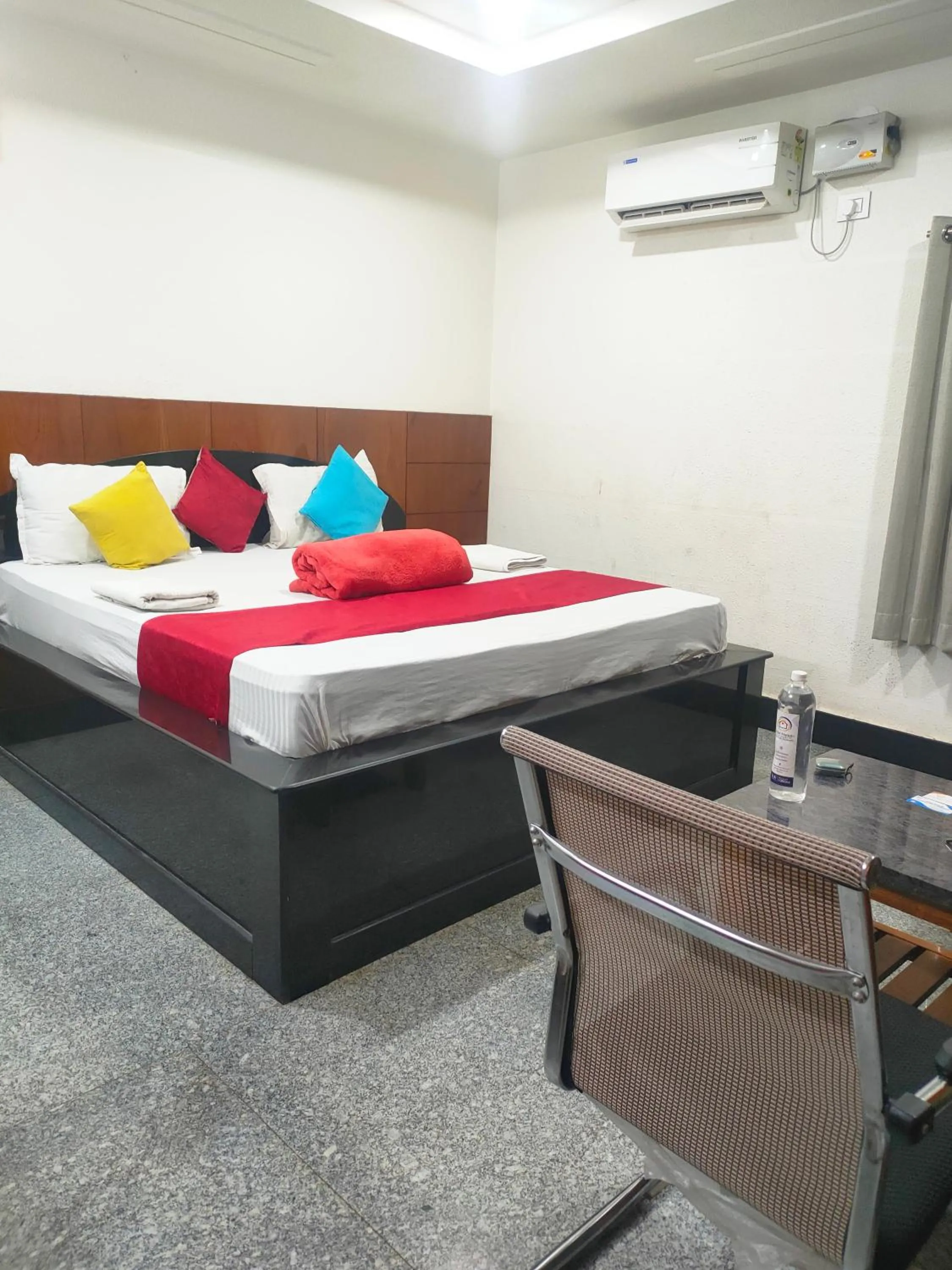 Bed in Hotel New Maruthi Inn, LB Nagar