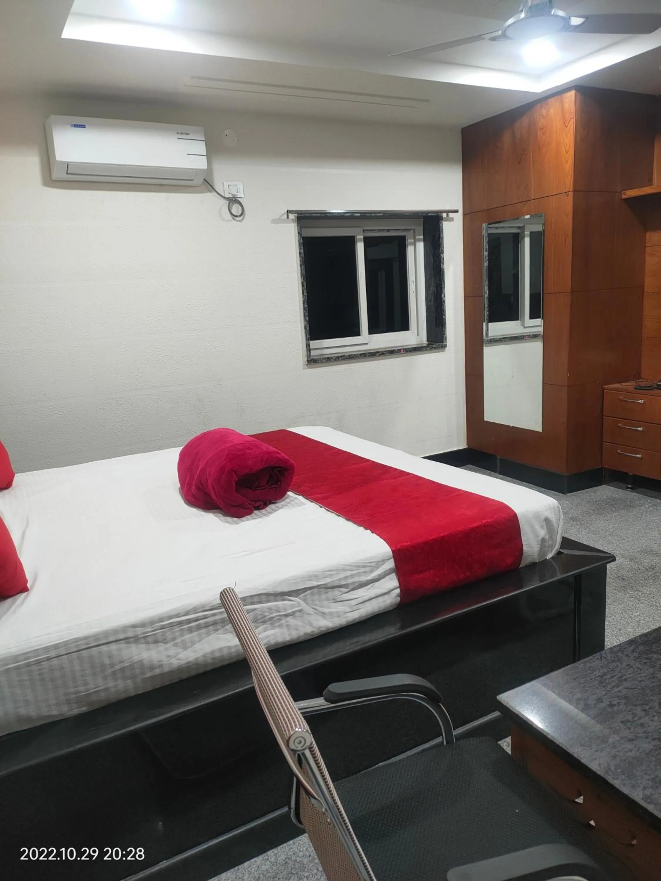 Bed in Hotel New Maruthi Inn, LB Nagar