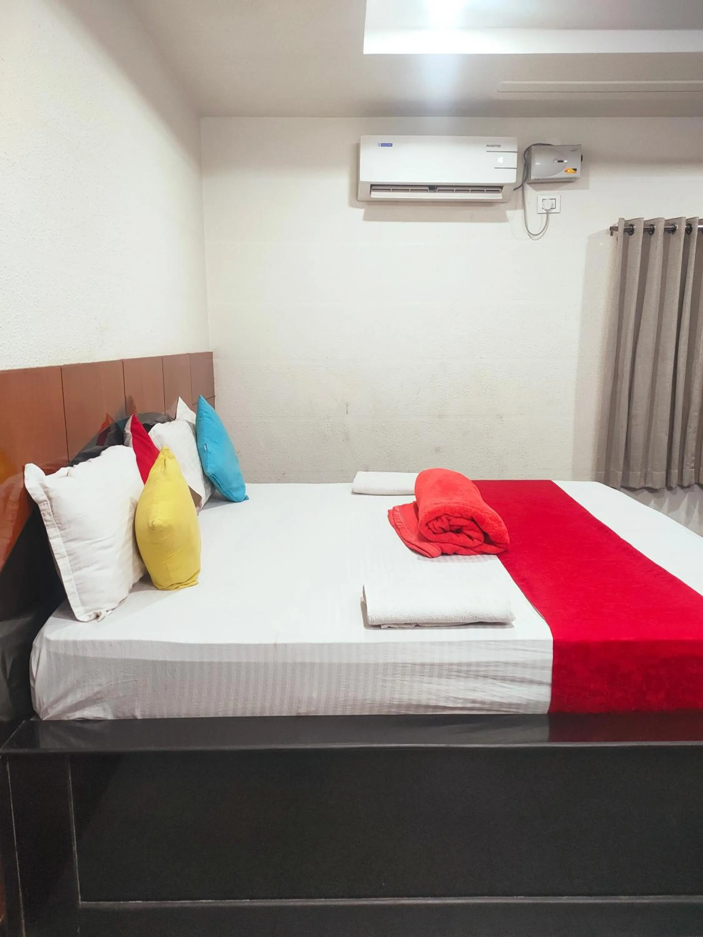 Bed in Hotel New Maruthi Inn, LB Nagar