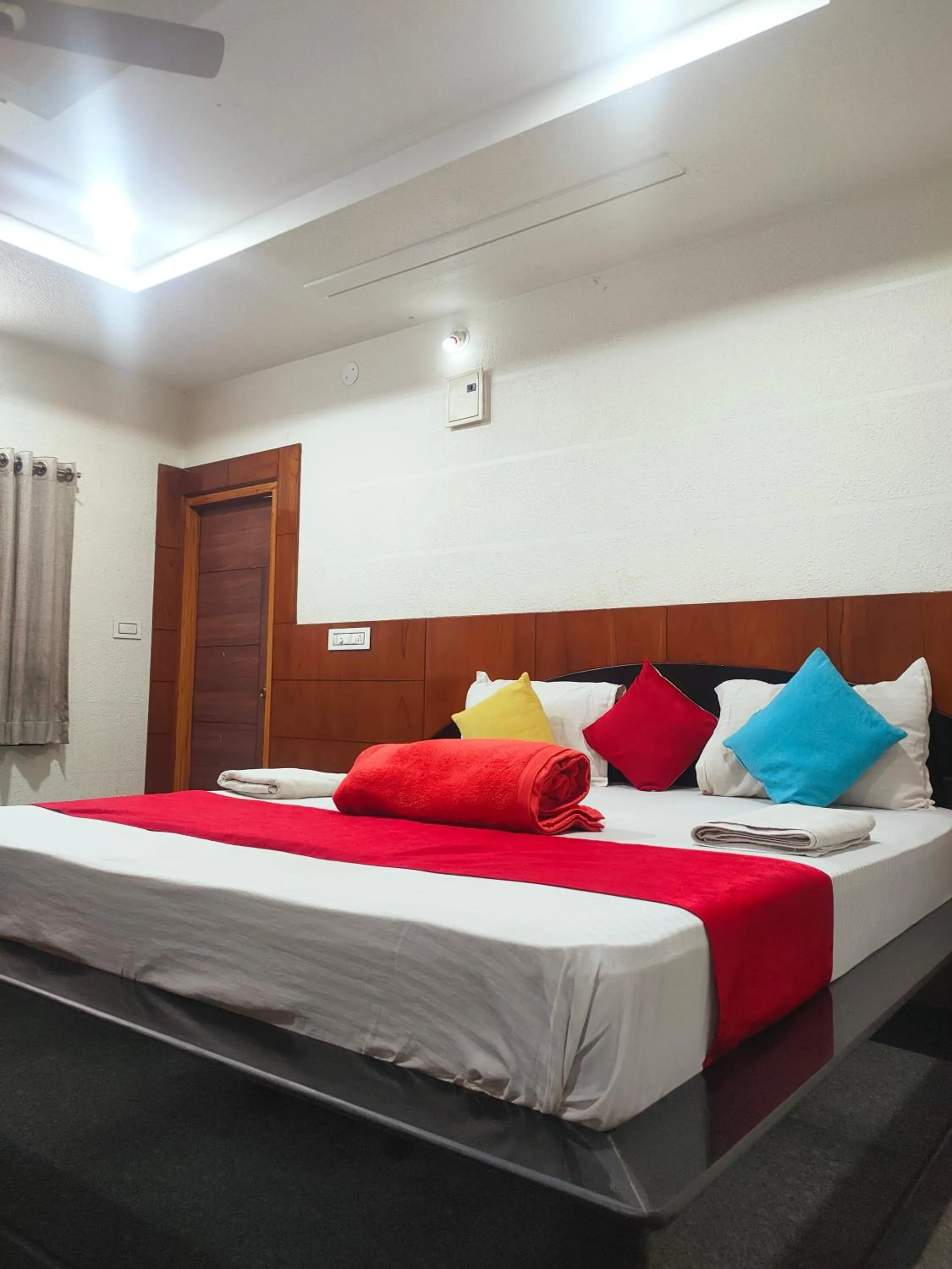 Bed in Hotel New Maruthi Inn, LB Nagar