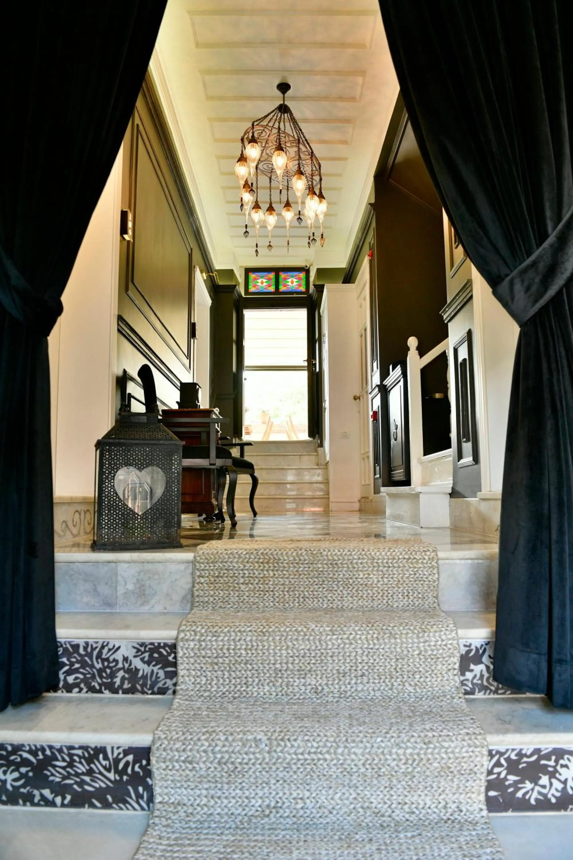 Lobby or reception in Siyah Lale Cunda 1841