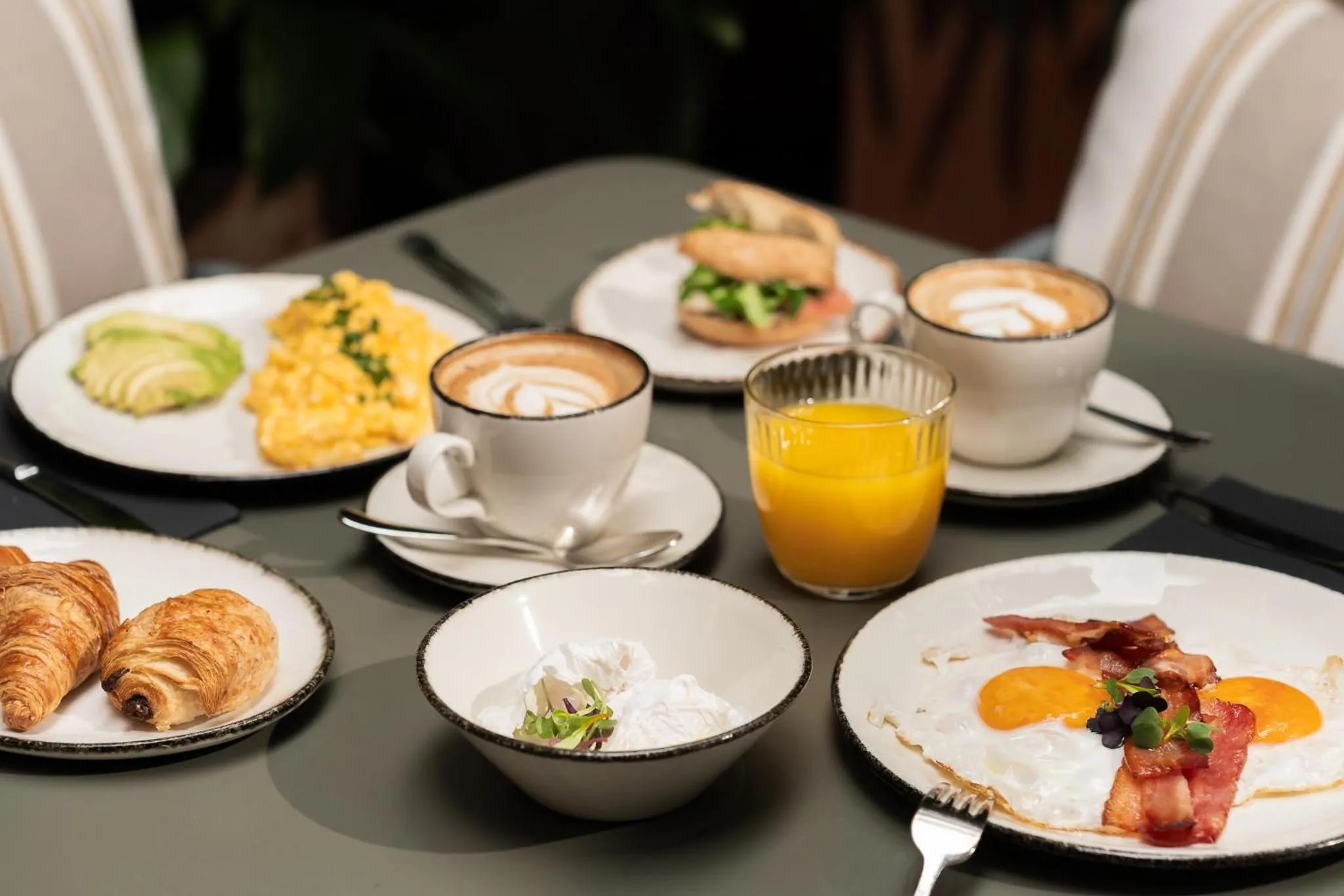 Restaurant/places to eat in Hotel Regina Barcelona