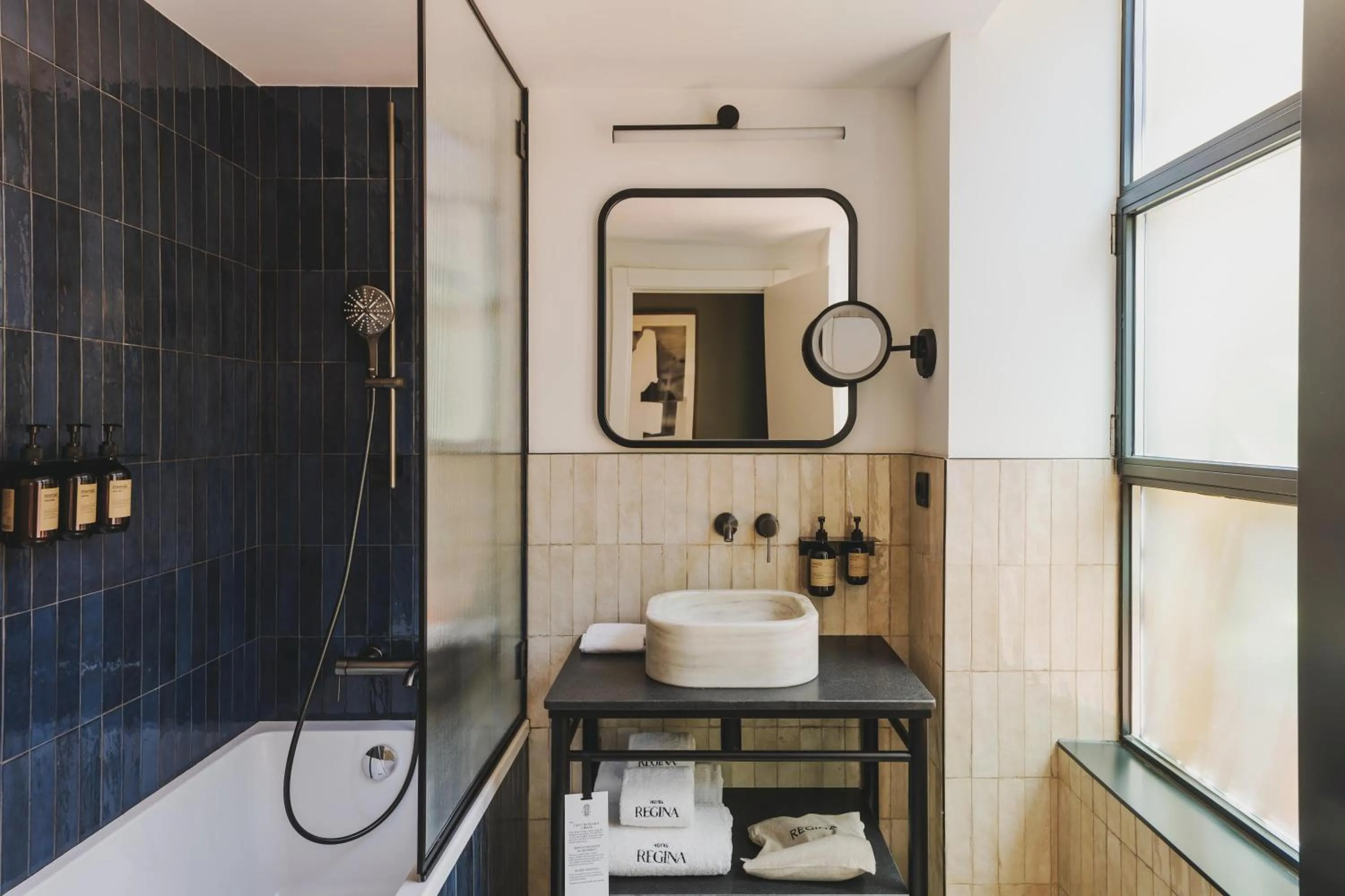 Bathroom in Hotel Regina Barcelona