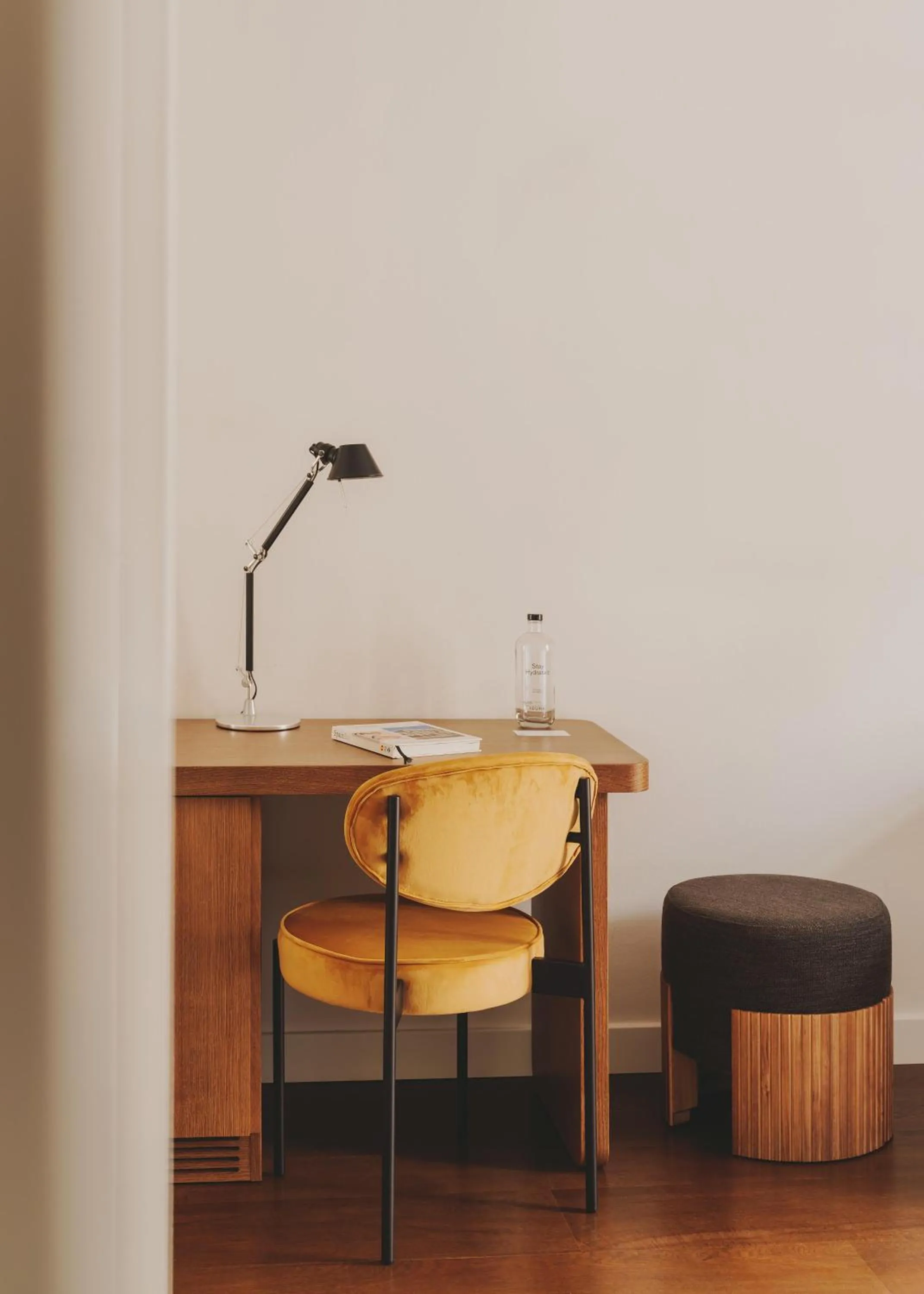 Photo of the whole room in Hotel Regina Barcelona