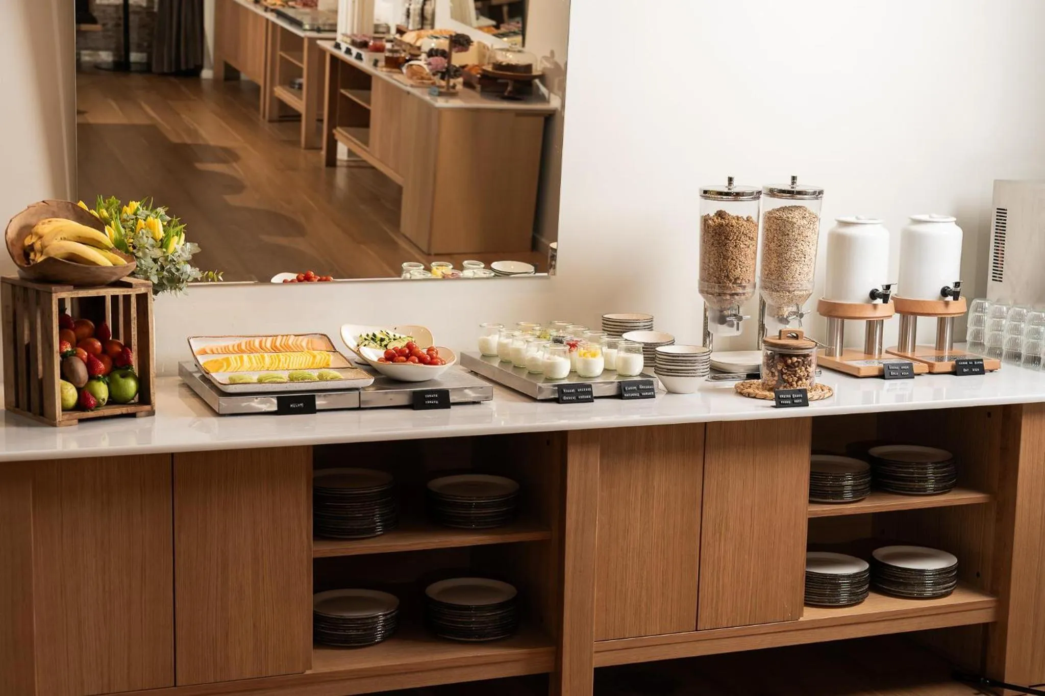 Restaurant/places to eat in Hotel Regina Barcelona