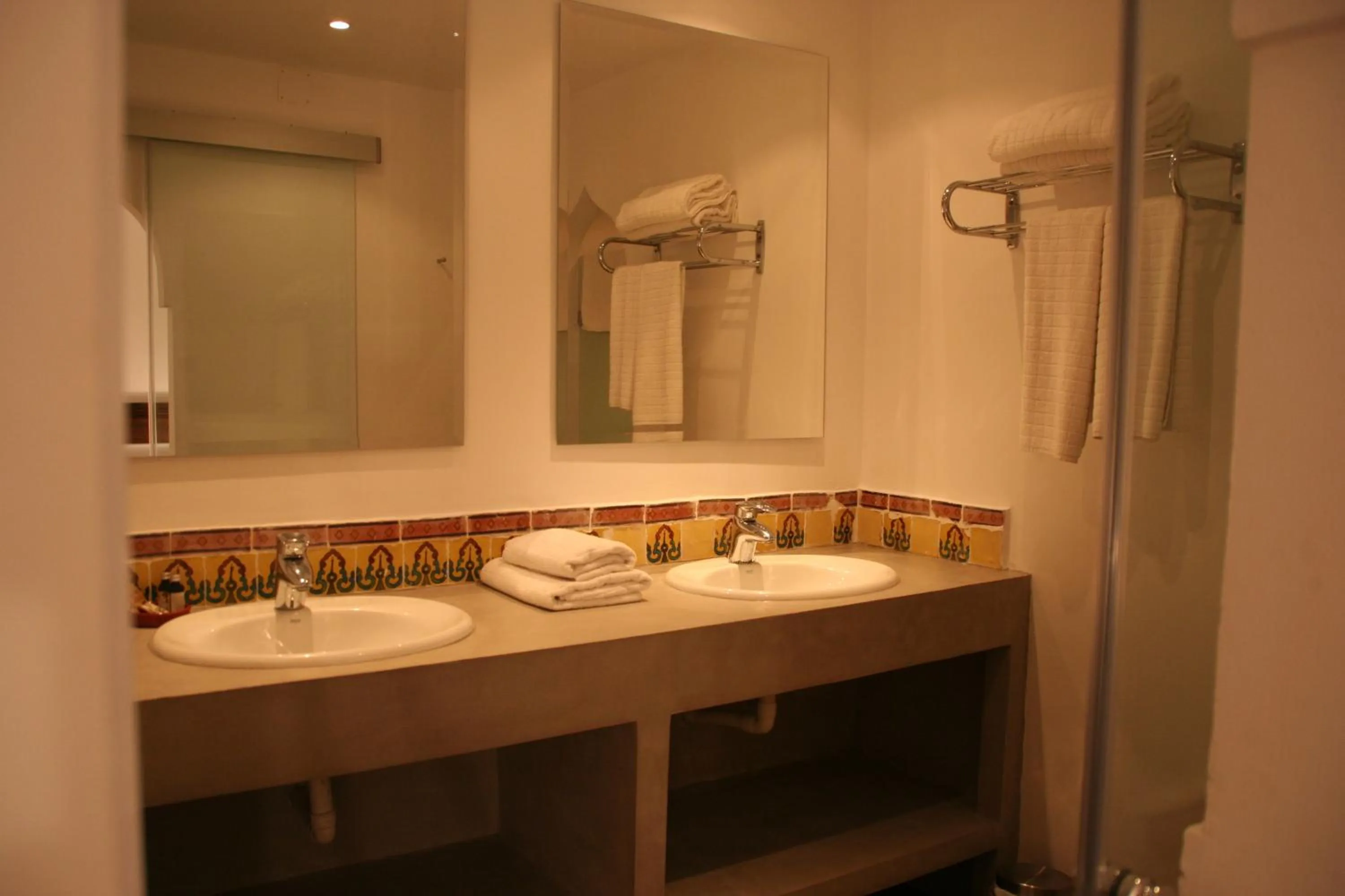 Bathroom in Boutique Hotel La Posada del Angel Ojén