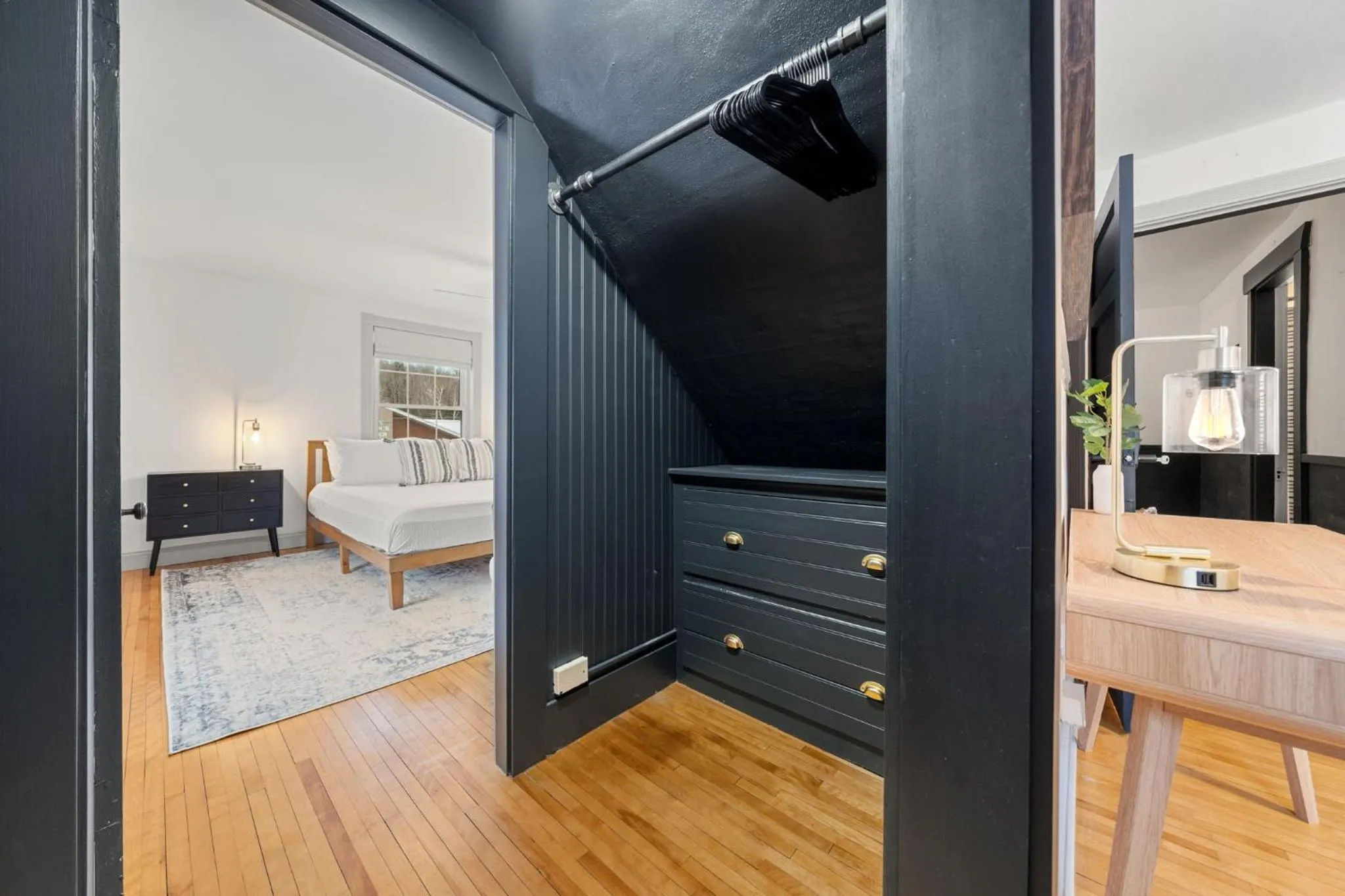 Photo of the whole room in Launchpoint Lodge