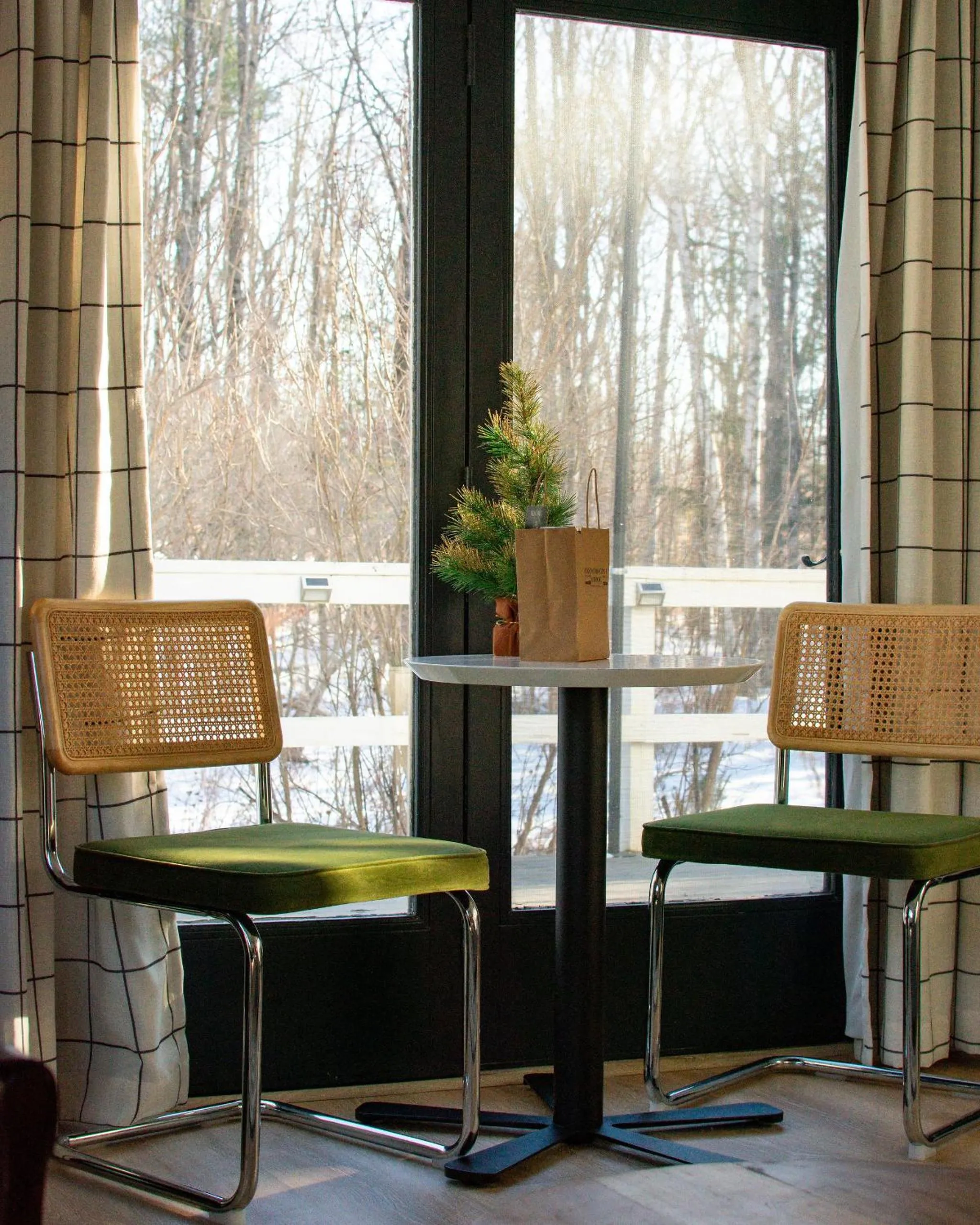 Seating area in Launchpoint Lodge