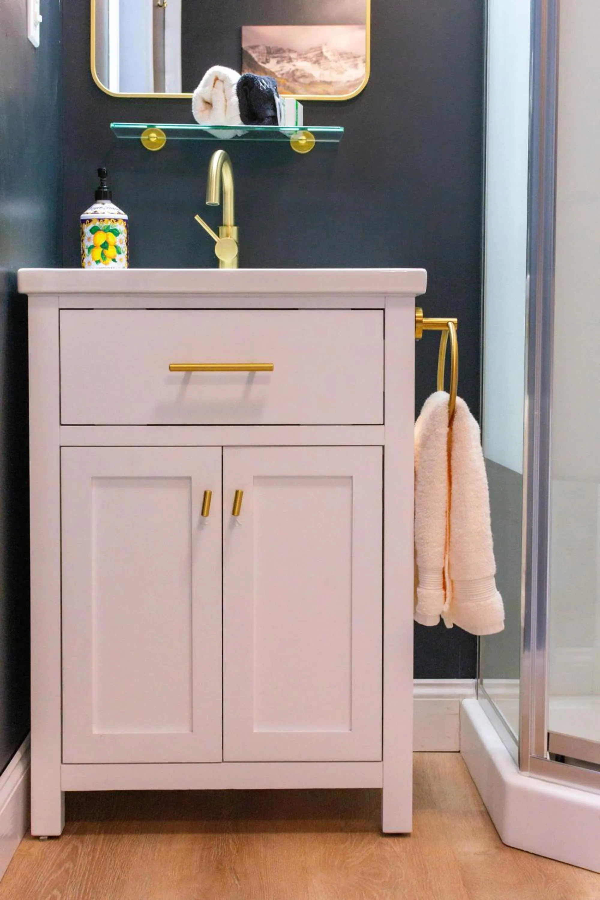 towels in Launchpoint Lodge