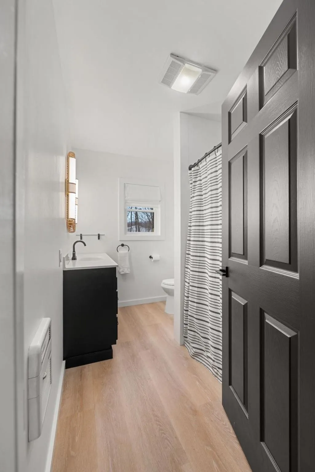 Bathroom in Launchpoint Lodge