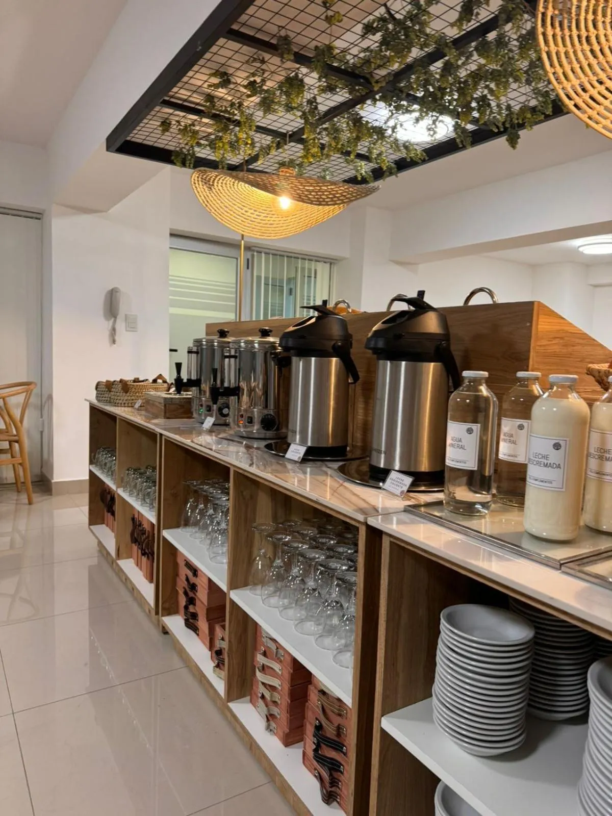 Buffet breakfast in HOMEFULL Apartamentos