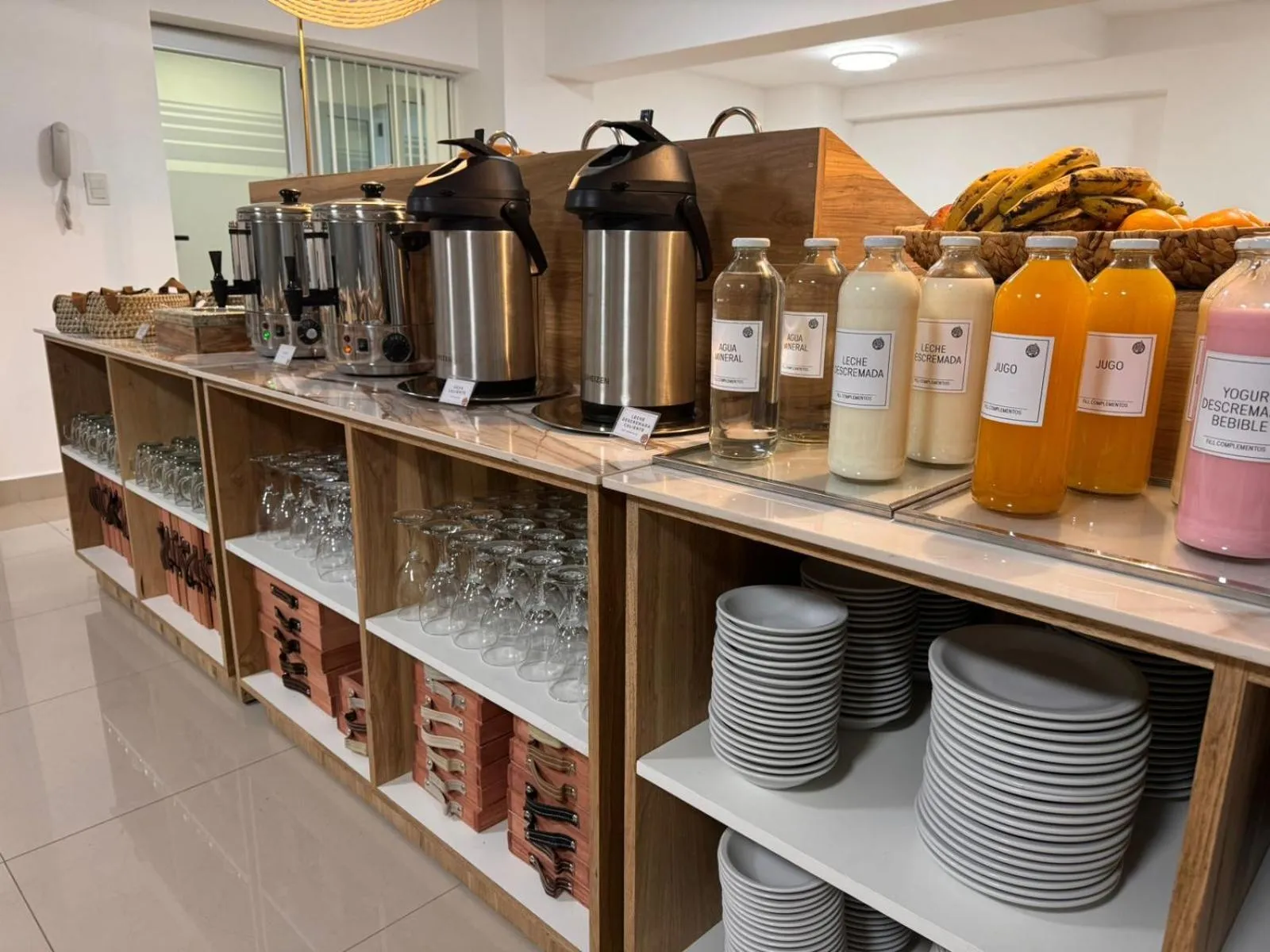 Food and drinks in HOMEFULL Apartamentos