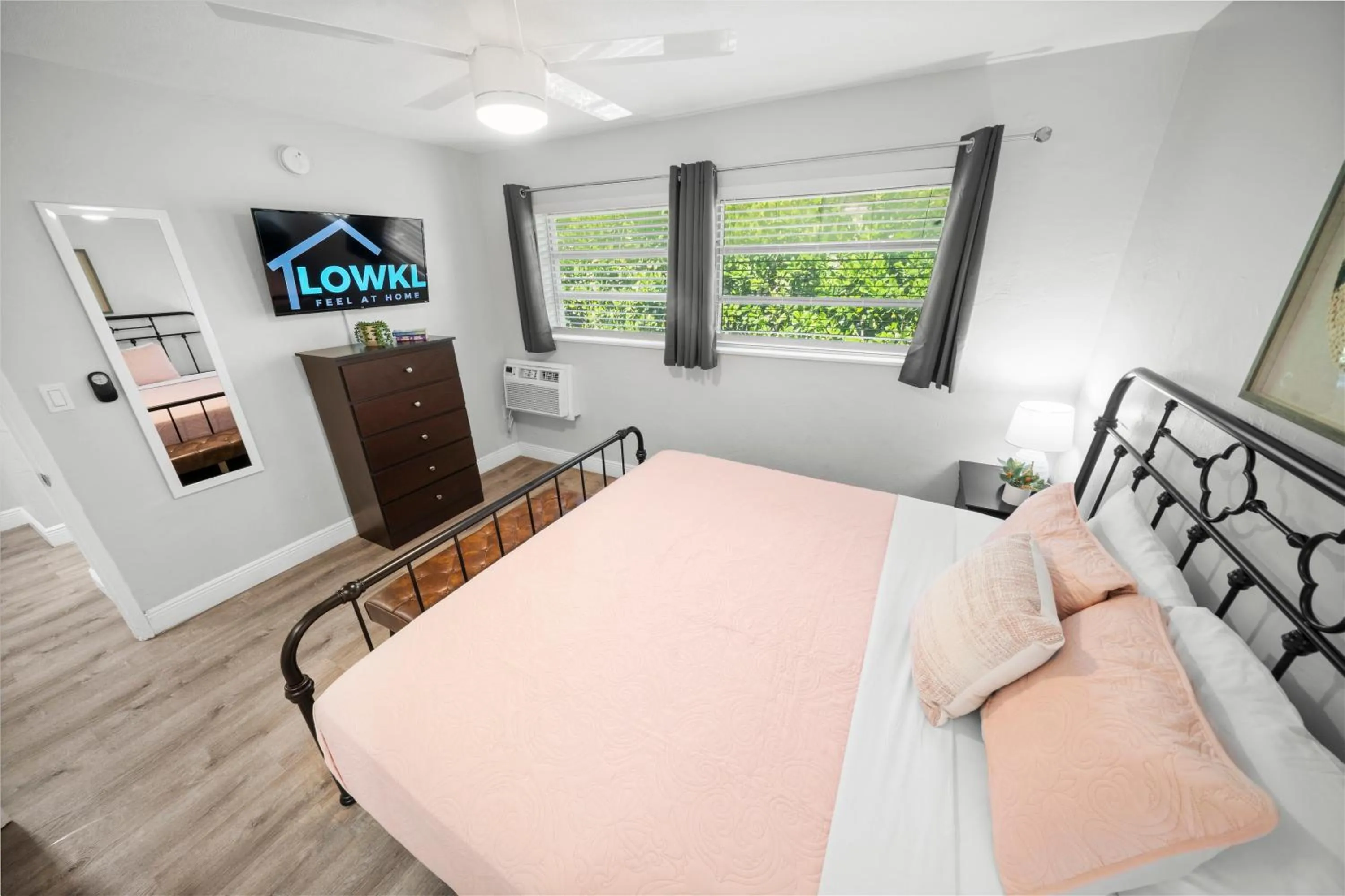 Bed in Bayview Regency Apartments By Lowkl
