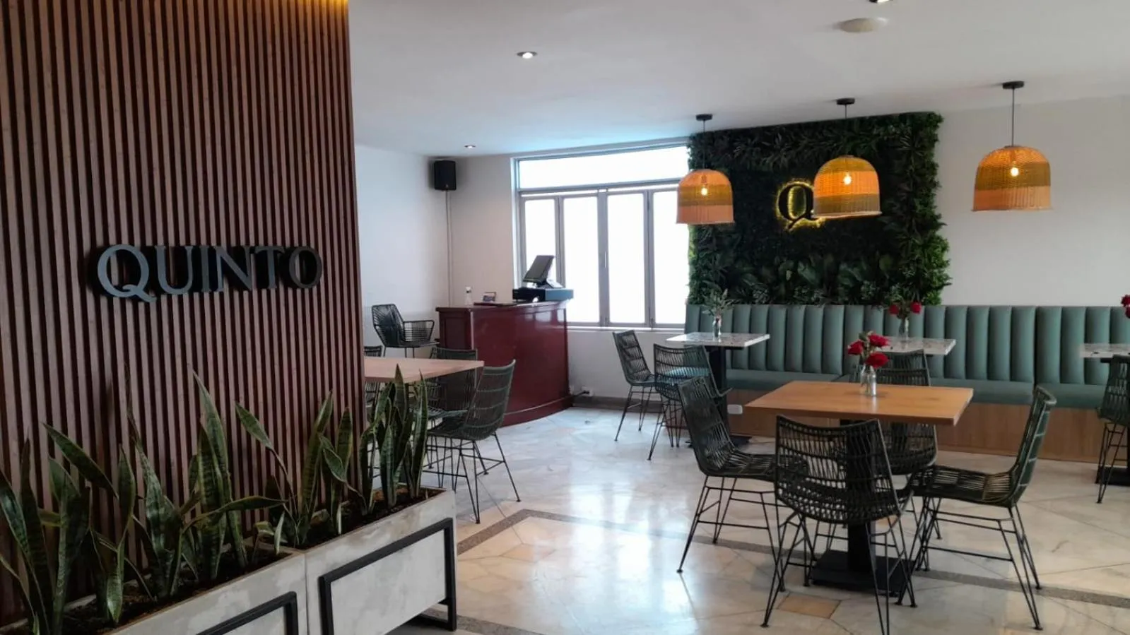 Restaurant/places to eat in Hotel Kamani Florencia