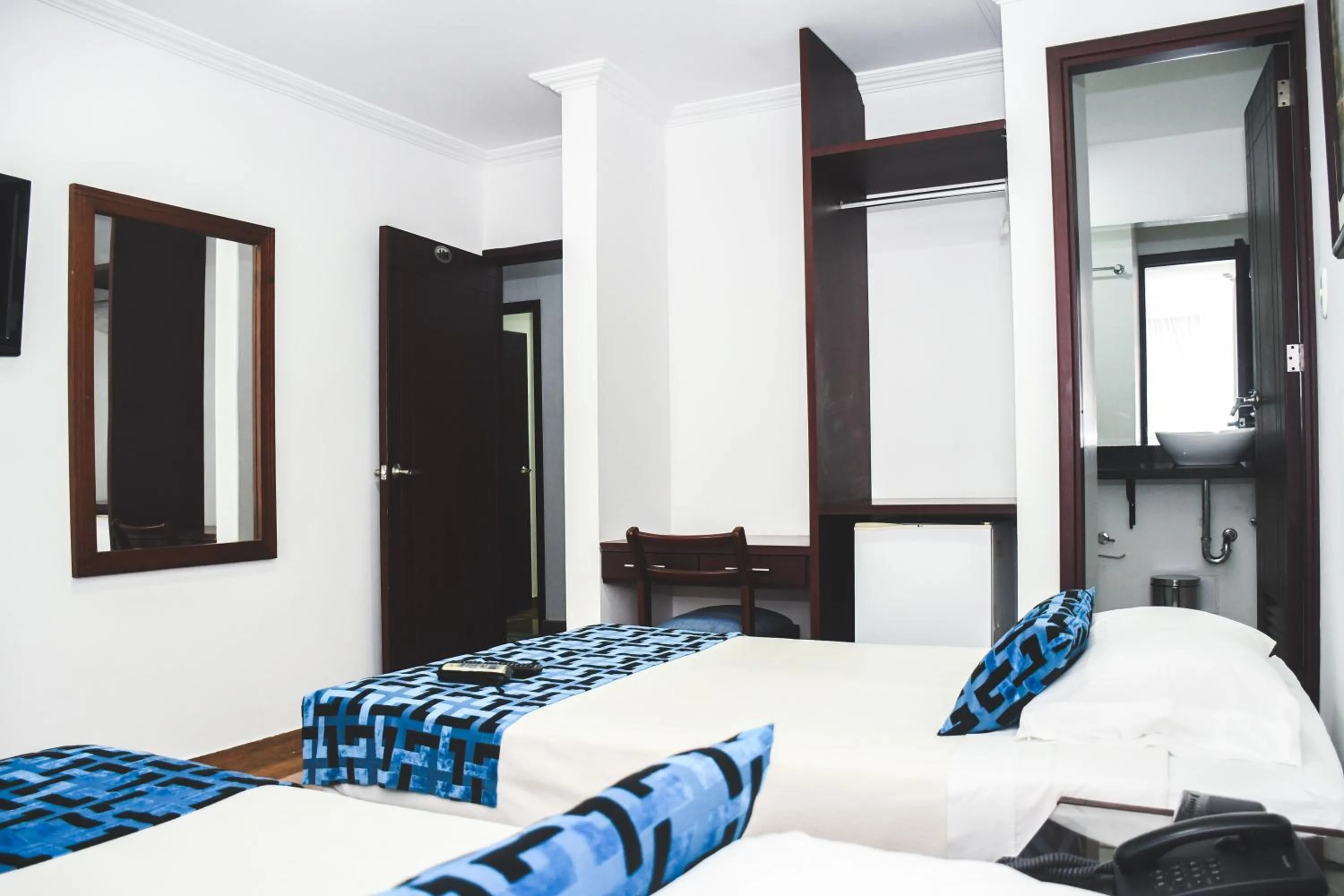 Bedroom, Bed in Hotel Kamani Florencia