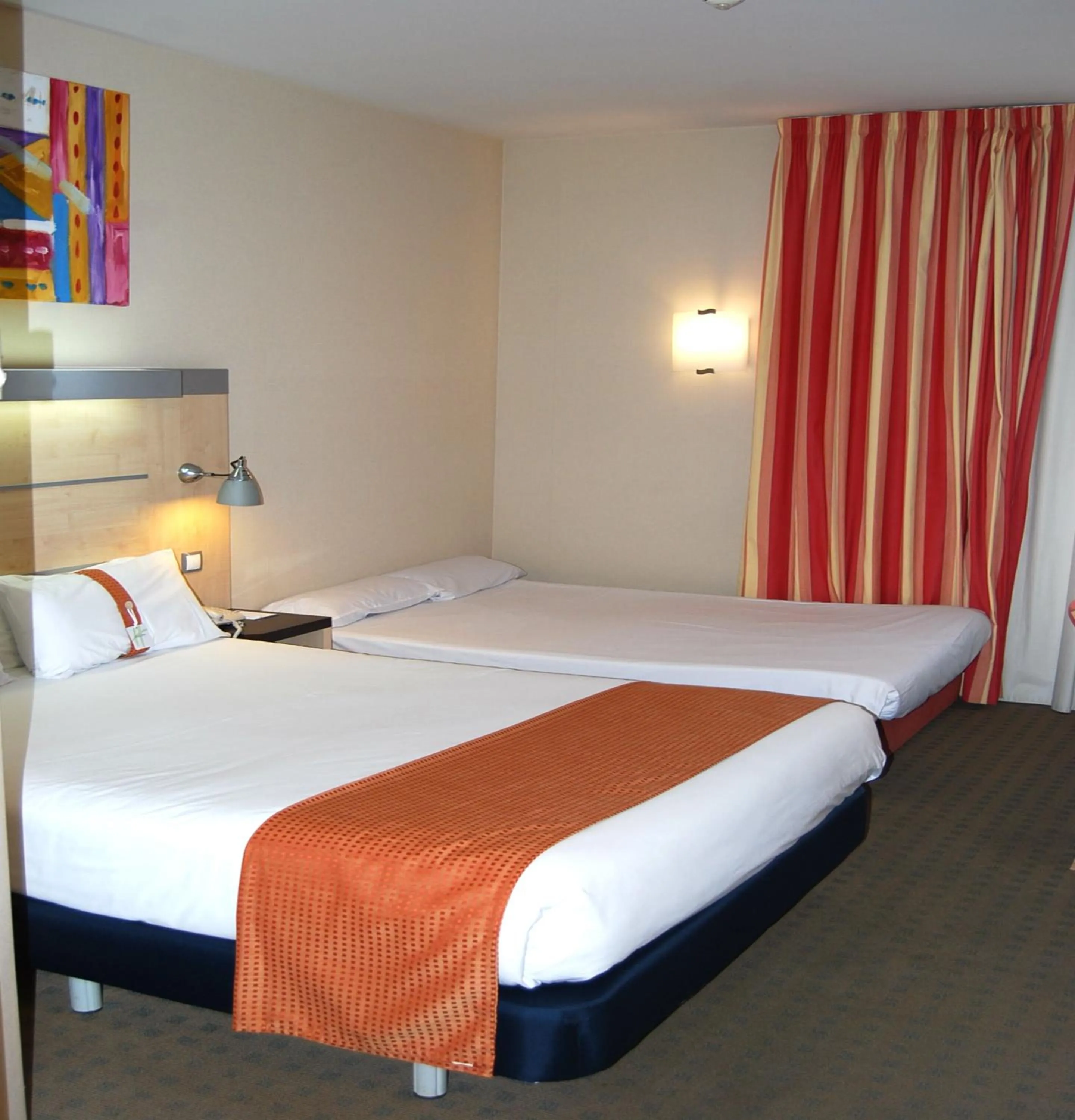 Photo of the whole room, Bed in Holiday Inn Express Valencia Bonaire by IHG