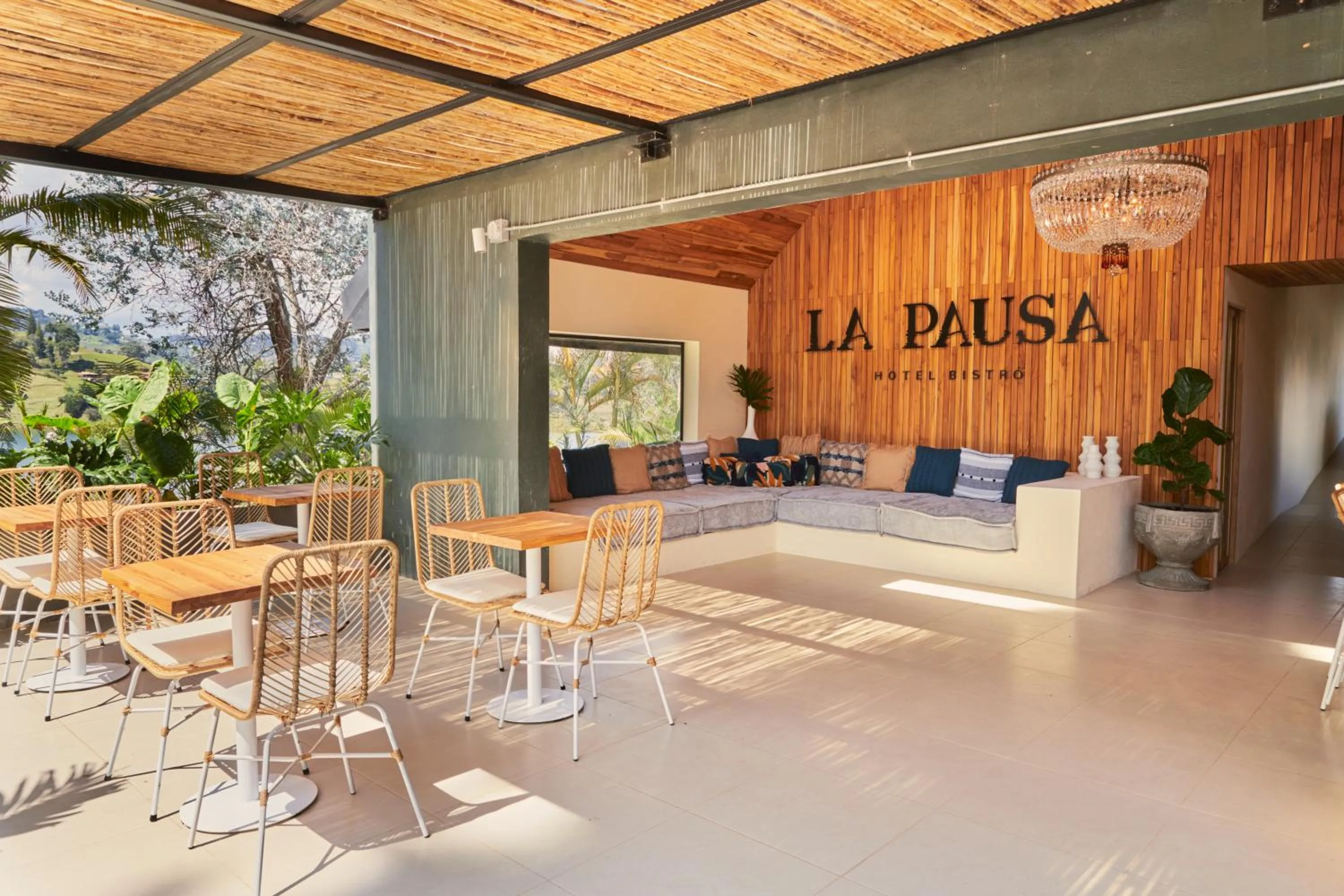 Property building in La Pausa Hotelbistro