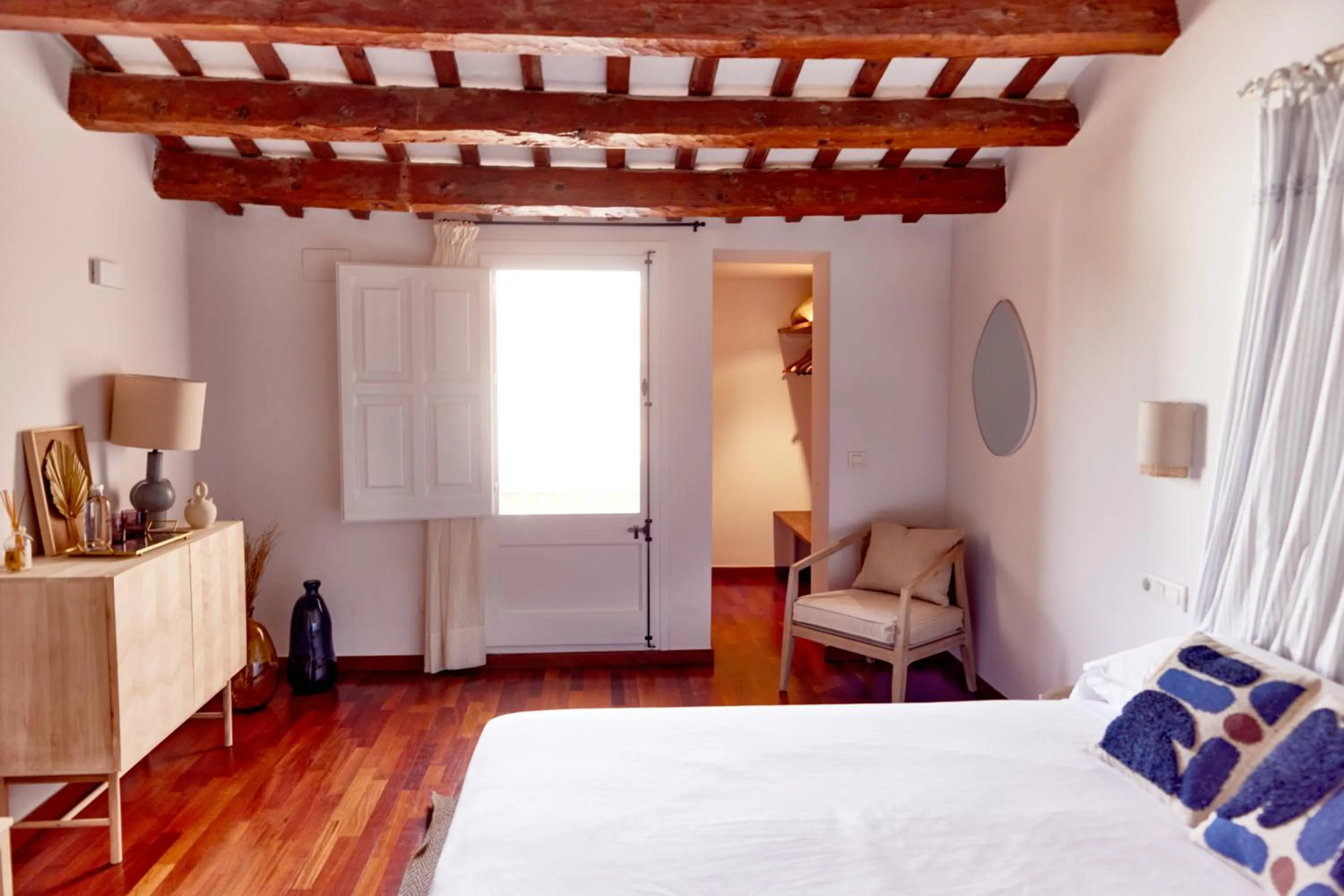 Photo of the whole room, Bed in Hotel Palou 1874