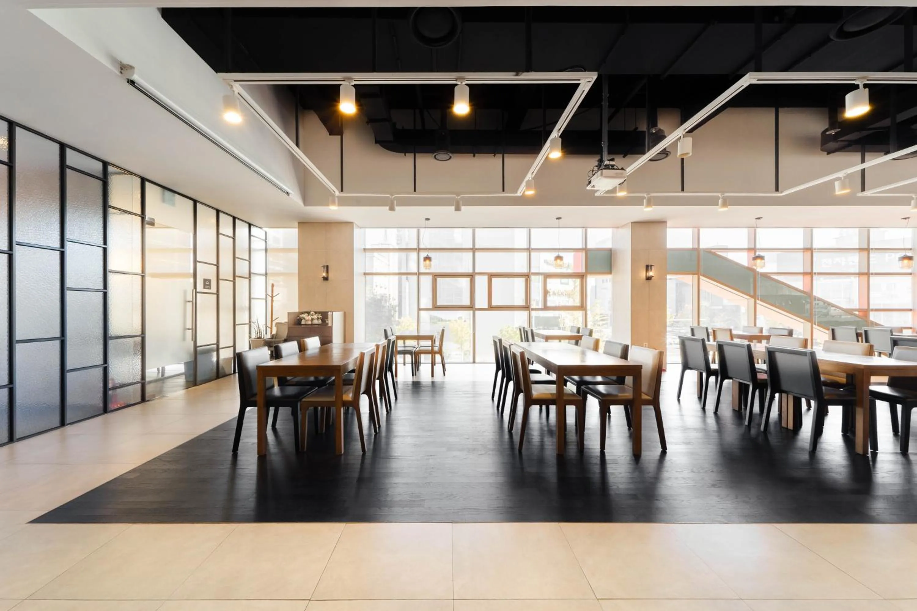 Restaurant/places to eat in Staz Hotel Ulsan