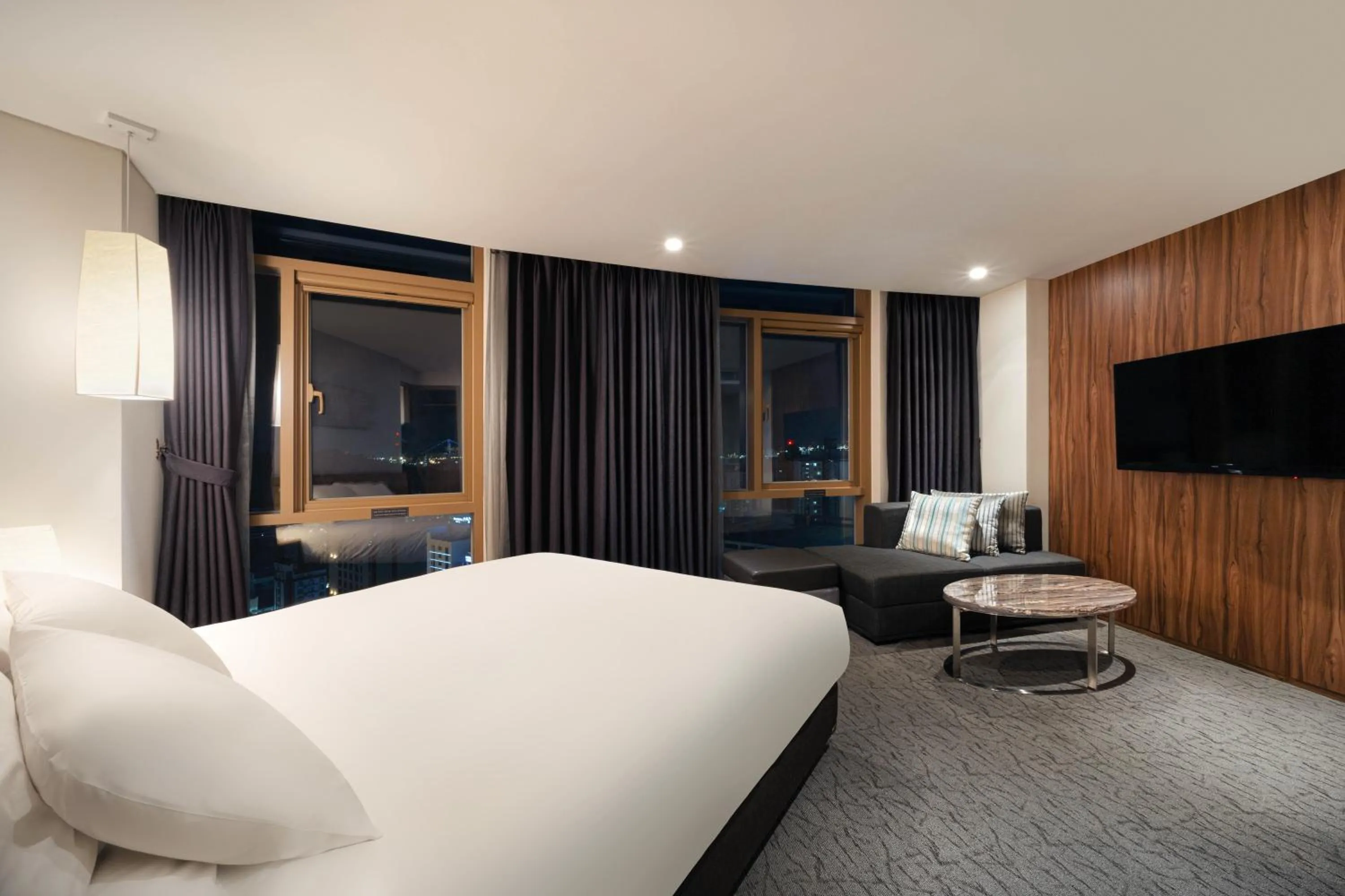 Living room, Bed in Staz Hotel Ulsan