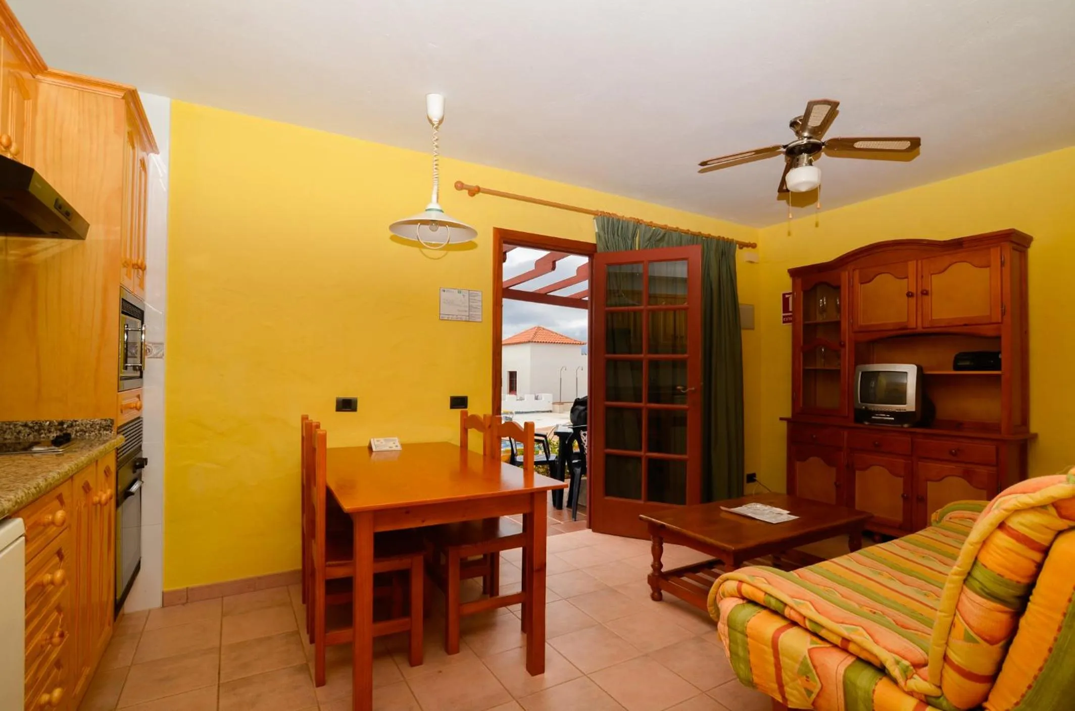 Bungalows Castillo Beach