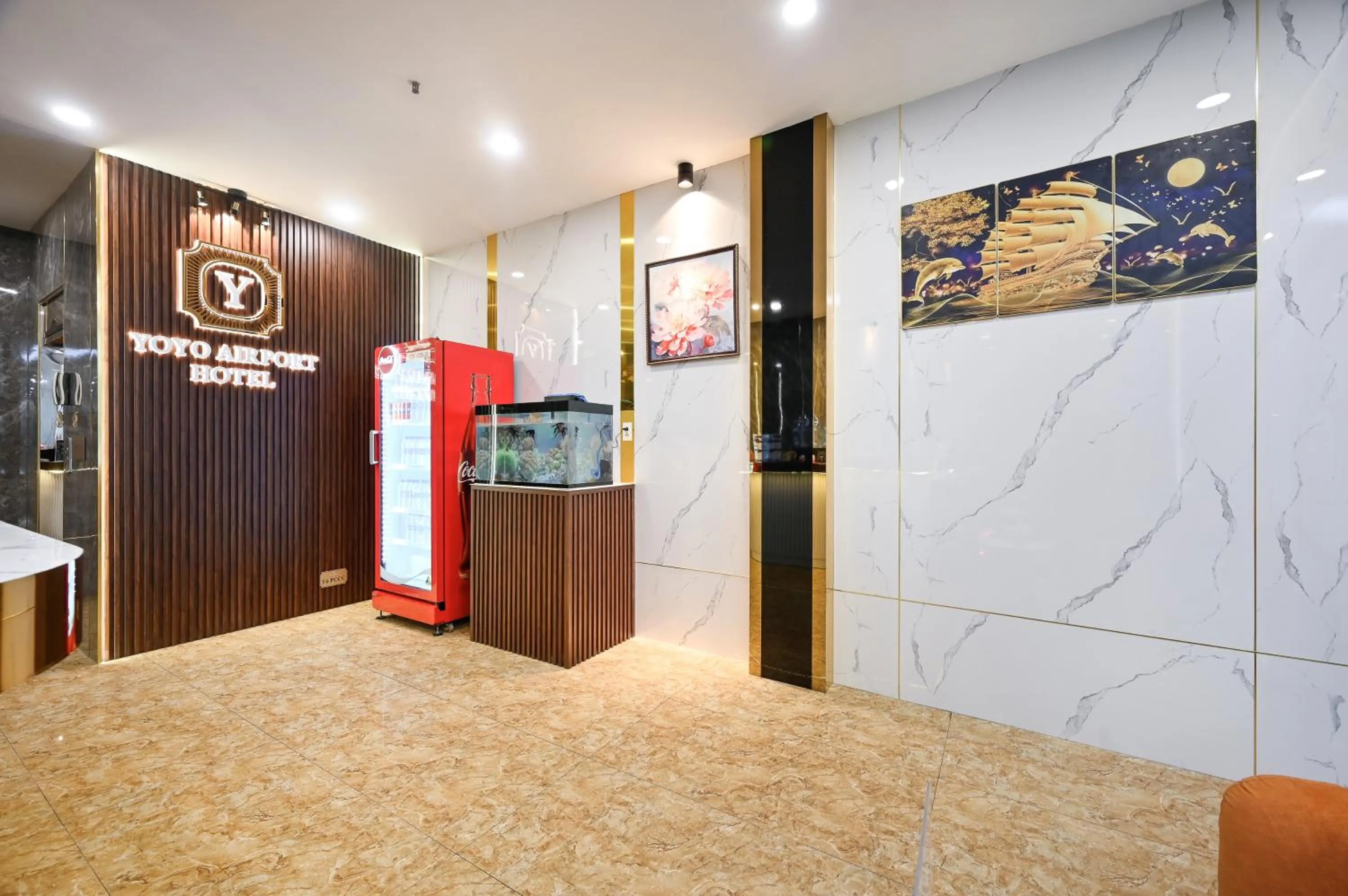 Logo/Certificate/Sign in Yoyo Airport Saigon Hotel