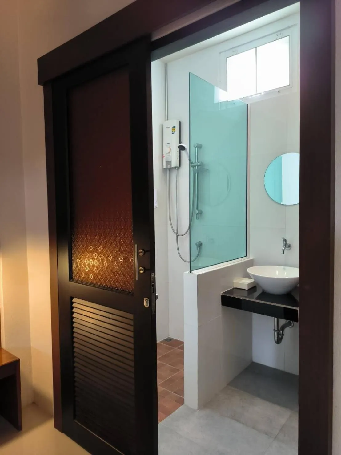 Shower in The Morning mini house aonang - 1500 meters from the beach