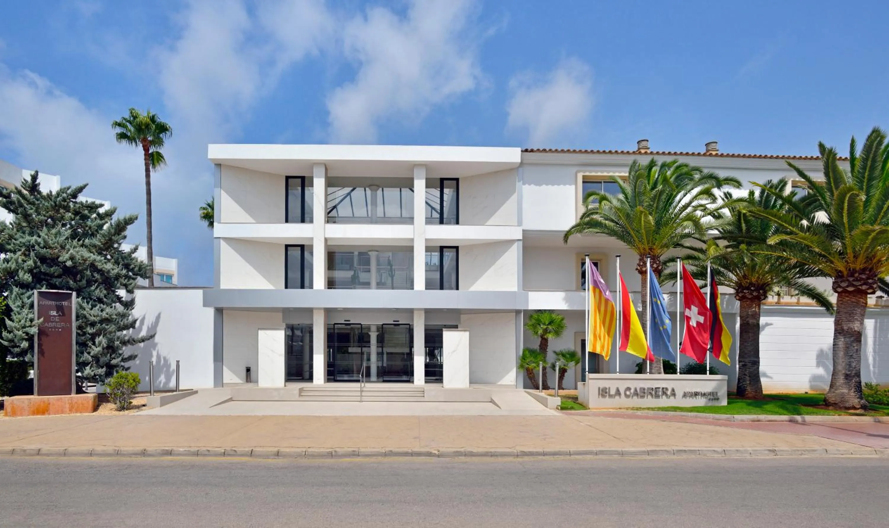 Property building in Aparthotel Isla de Cabrera