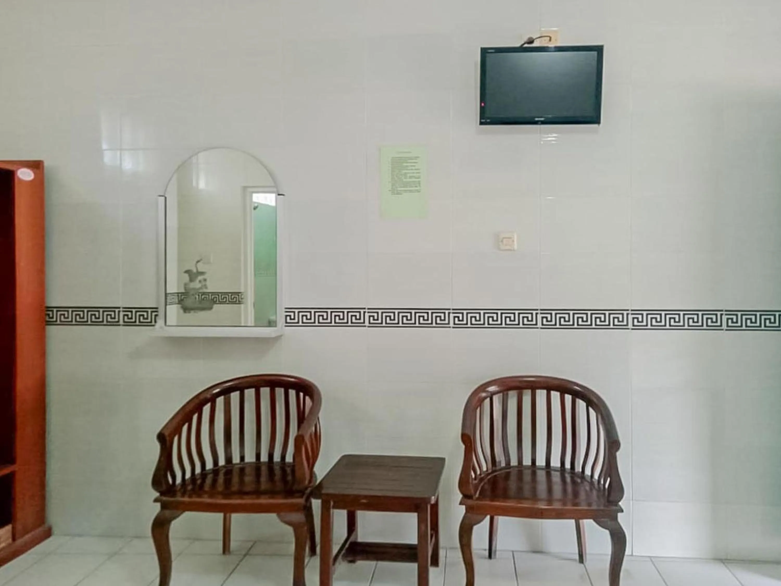 Bedroom in RedDoorz Syariah @ Hotel Sidomulyo Pacitan