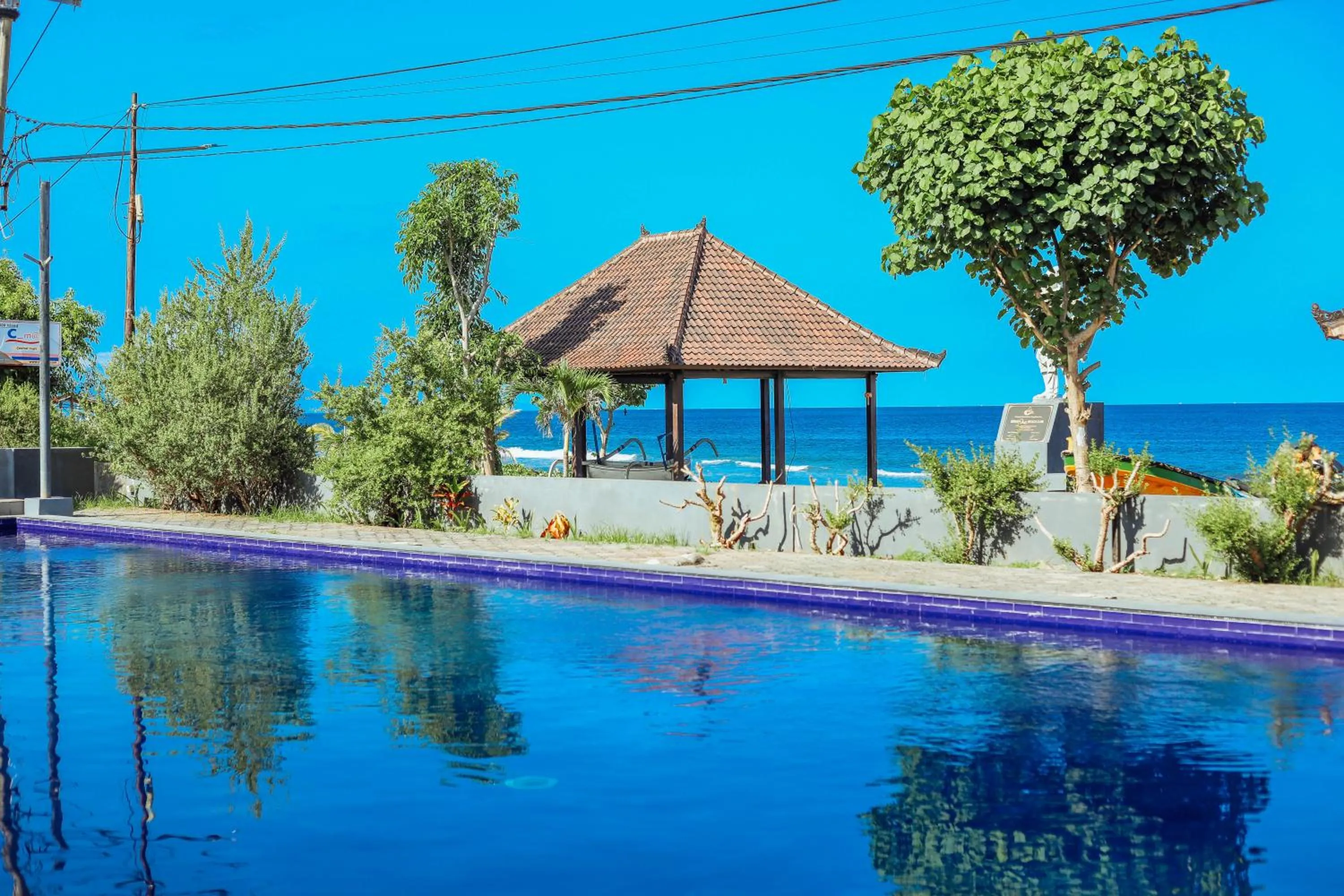 Day in Grand Ball Beach Garden