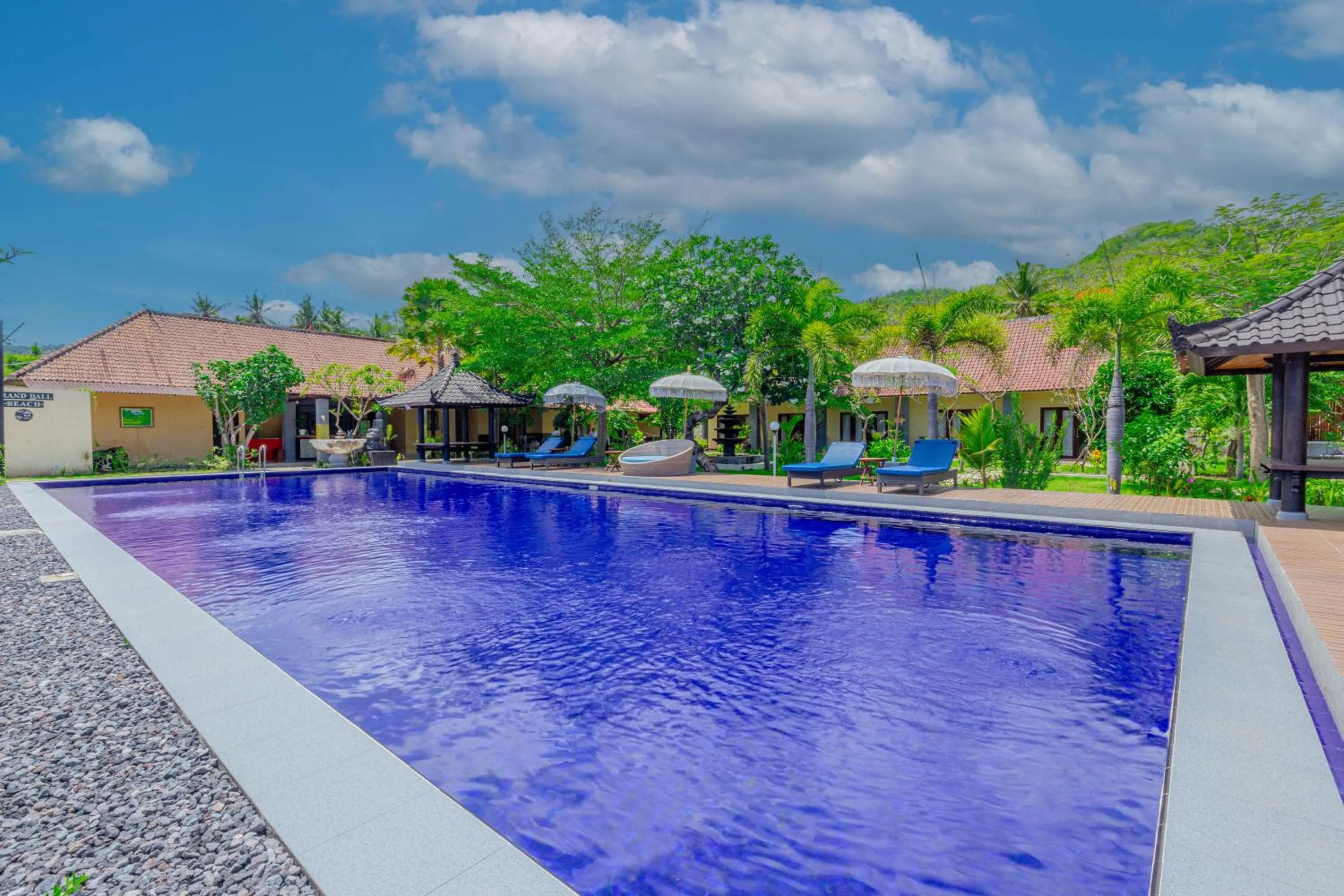 Swimming pool in Grand Ball Beach Garden