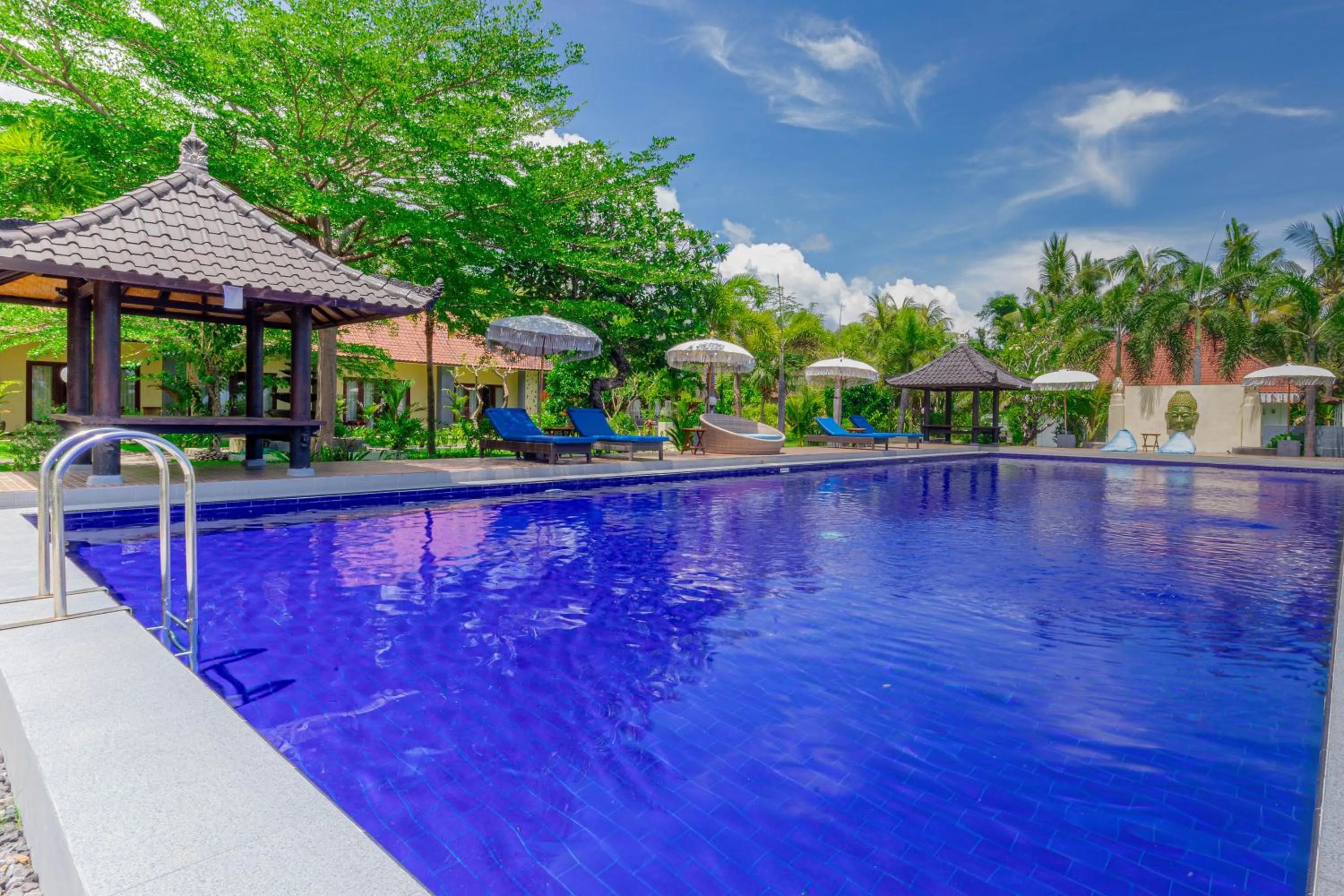 Swimming pool in Grand Ball Beach Garden