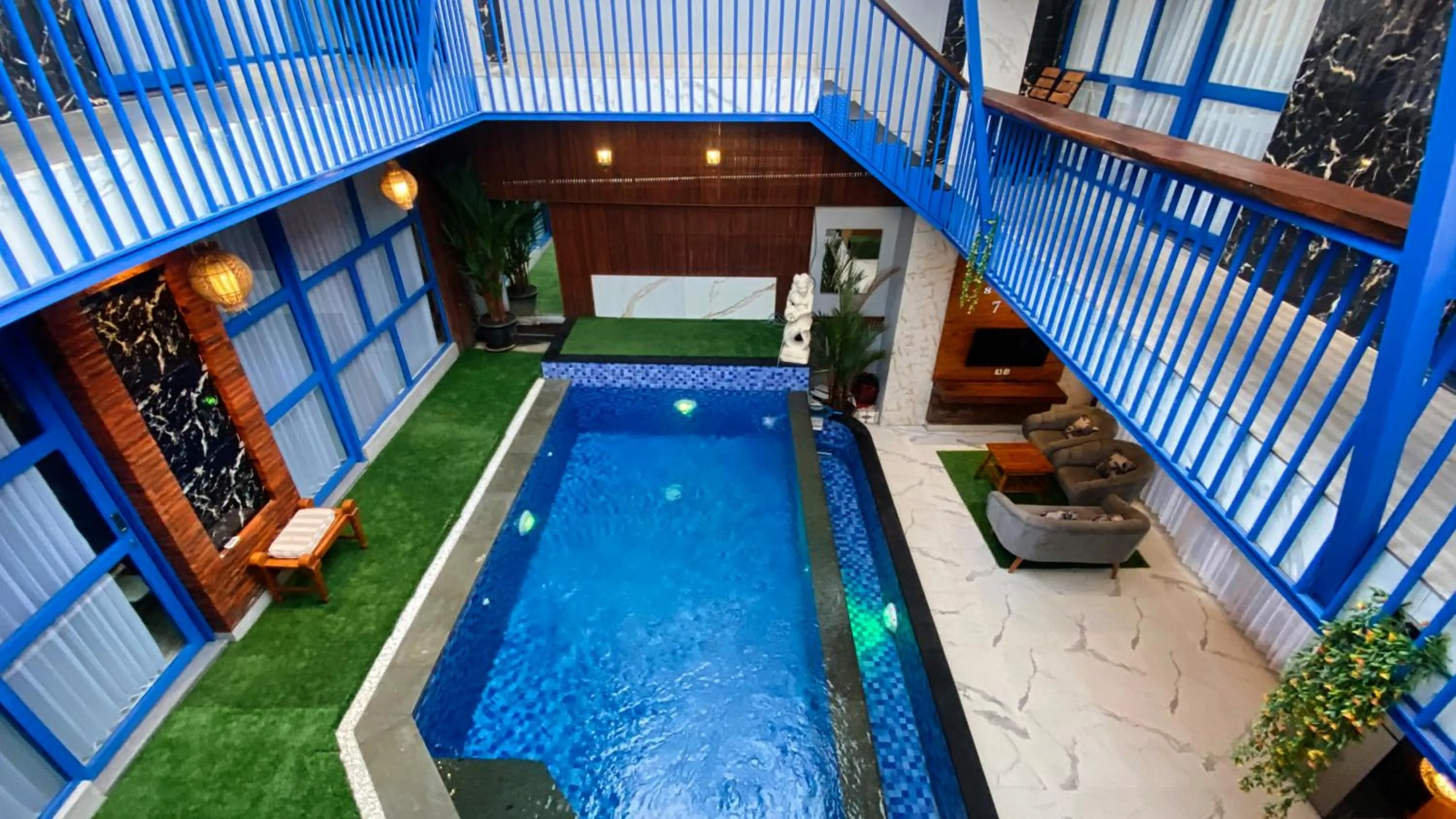 Swimming pool in Anny Guesthouse by ecommerceloka