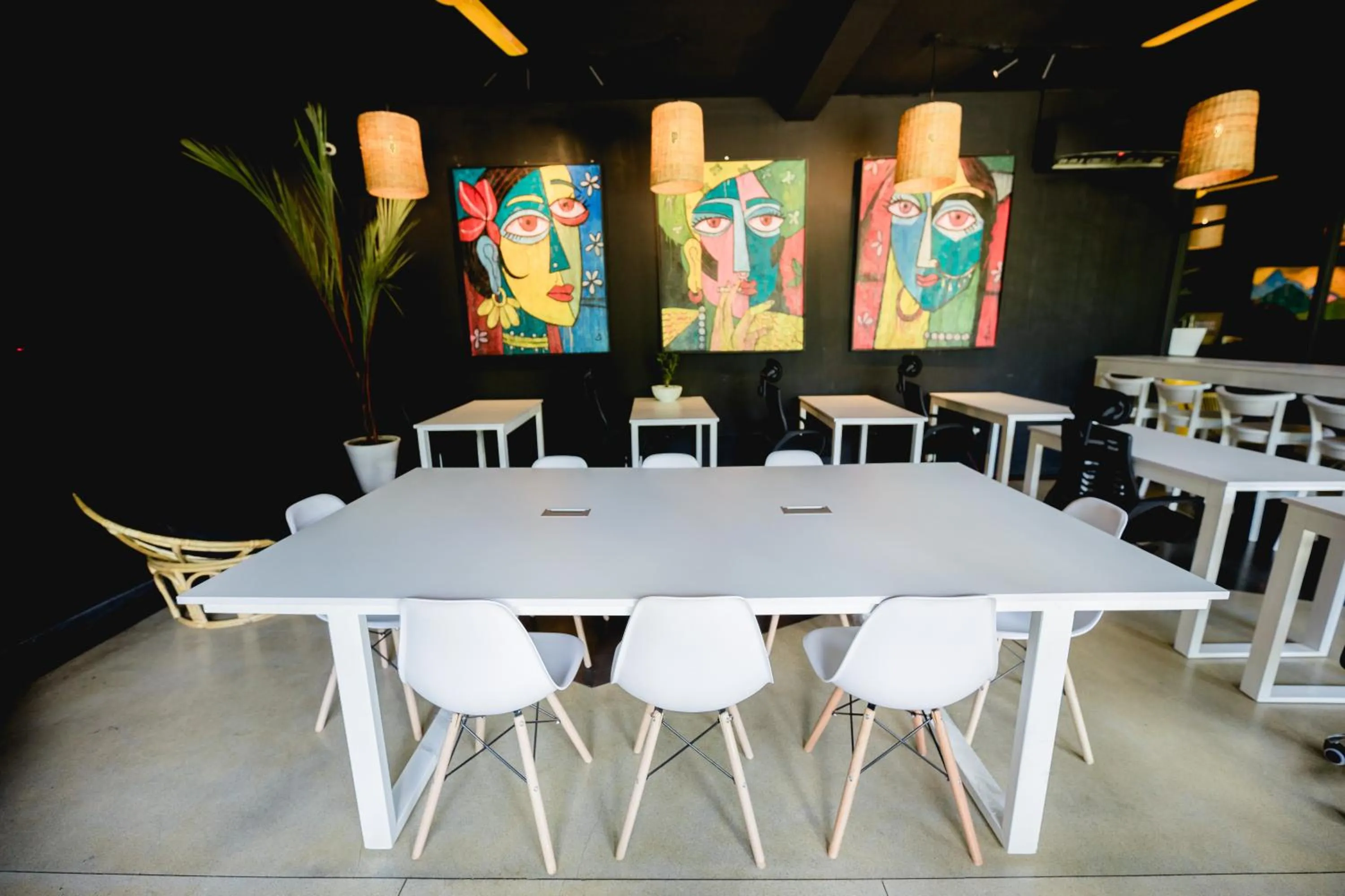 Meeting/conference room in Sugar Hostel Weligama - Coliving & Coworking