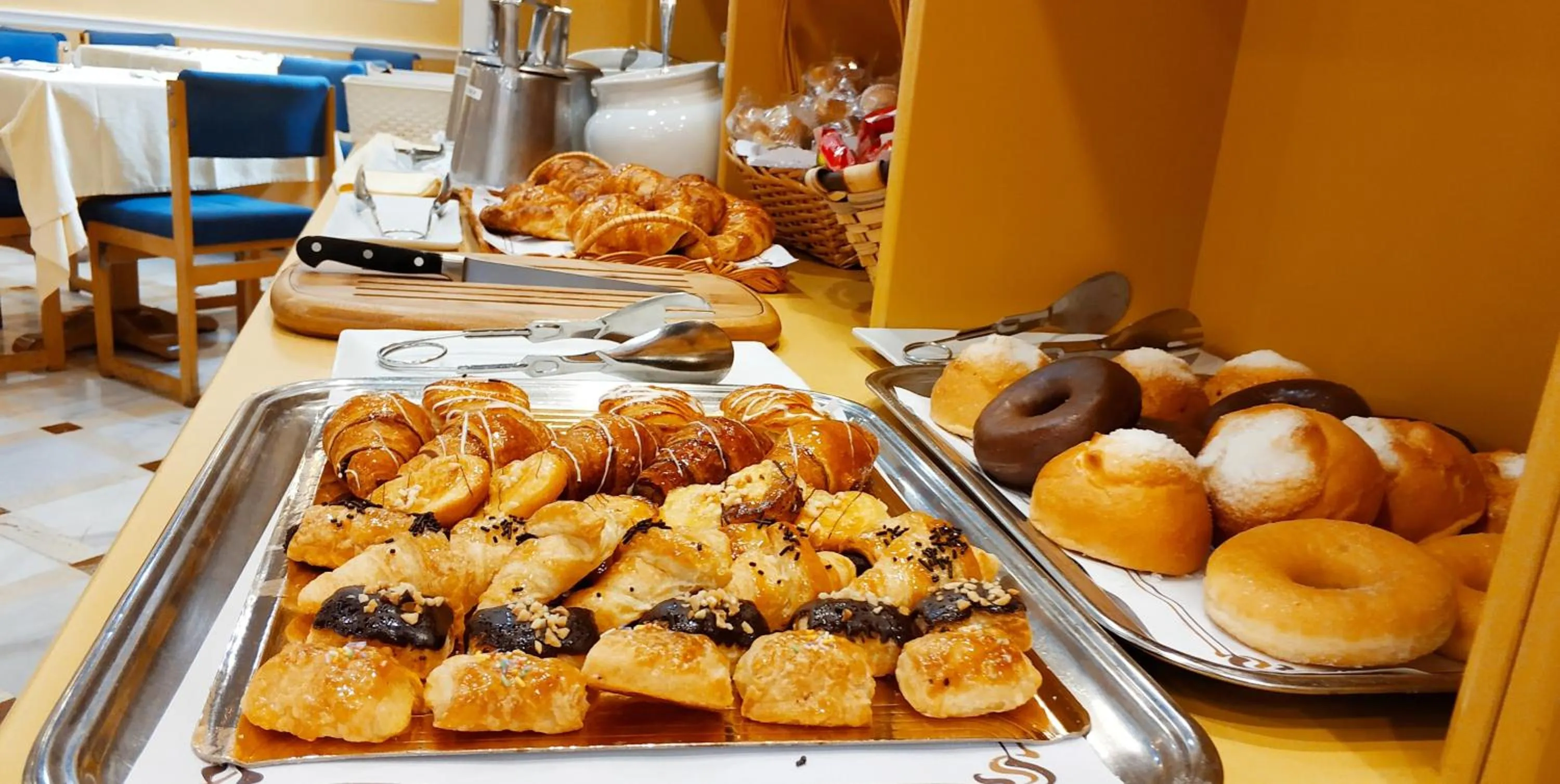 Buffet breakfast in Hotel Don Paco