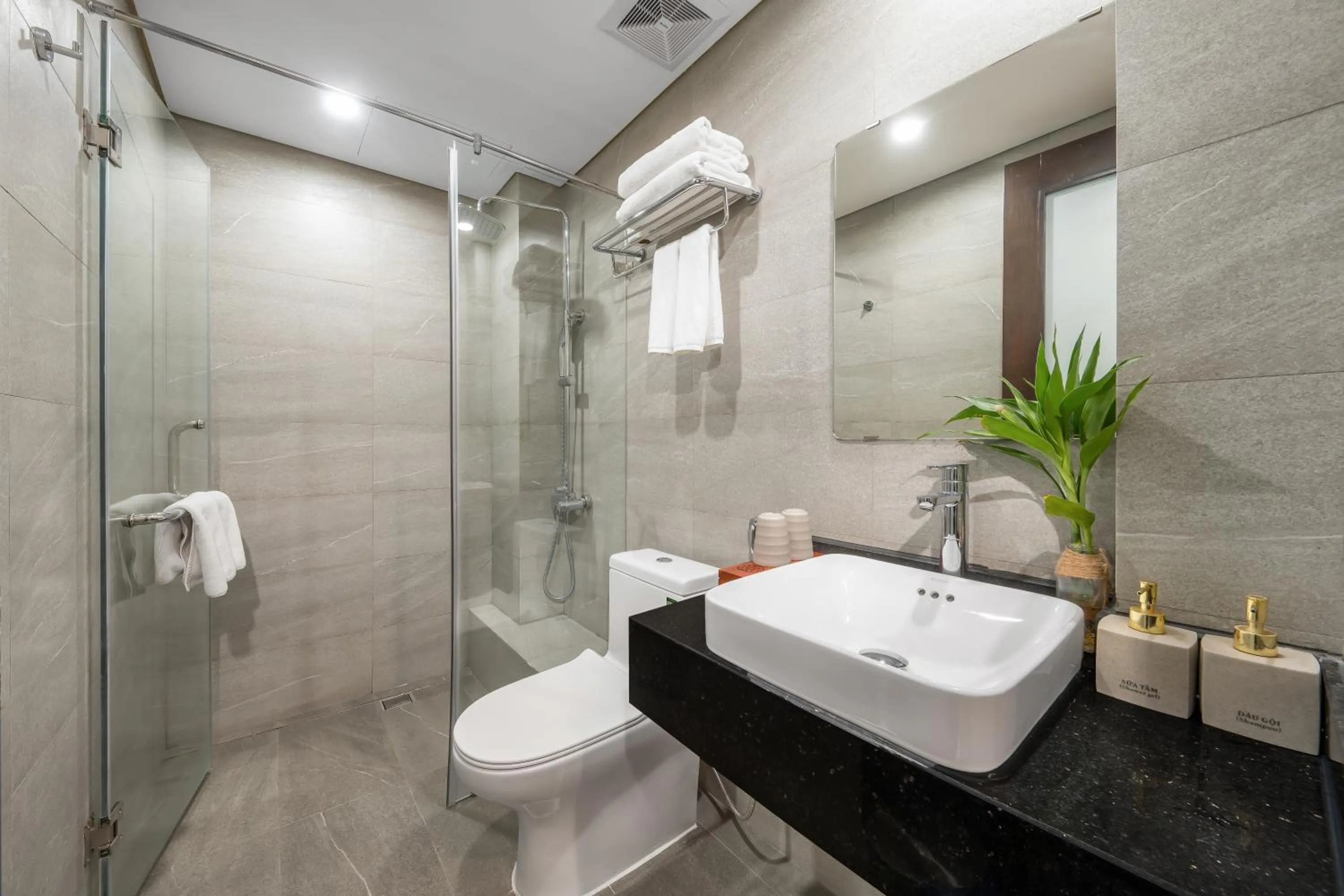 Shower in Hanoi Fiesta Grand Hotel and Spa