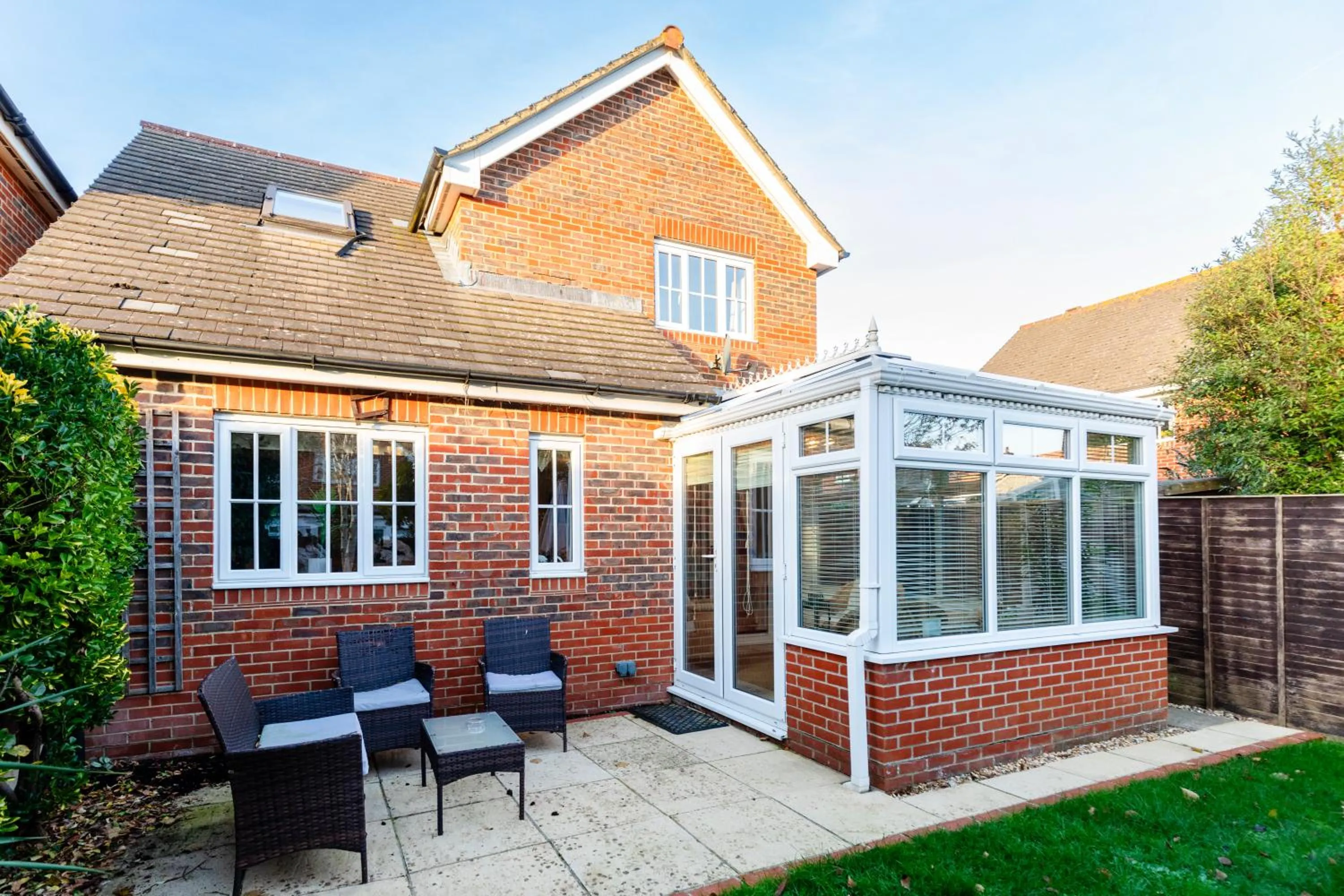 Chichester retreat house with free parking