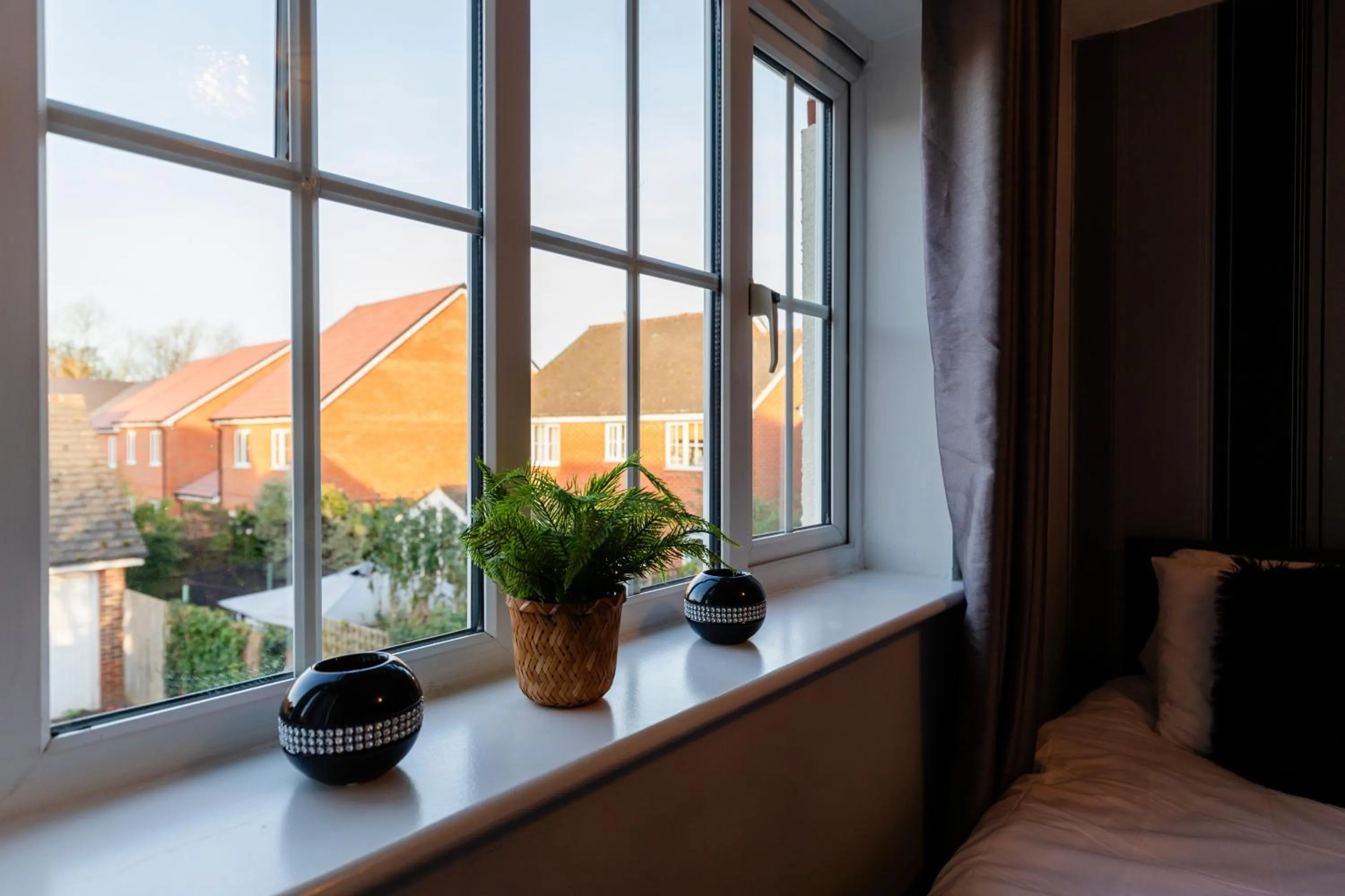 Chichester retreat house with free parking