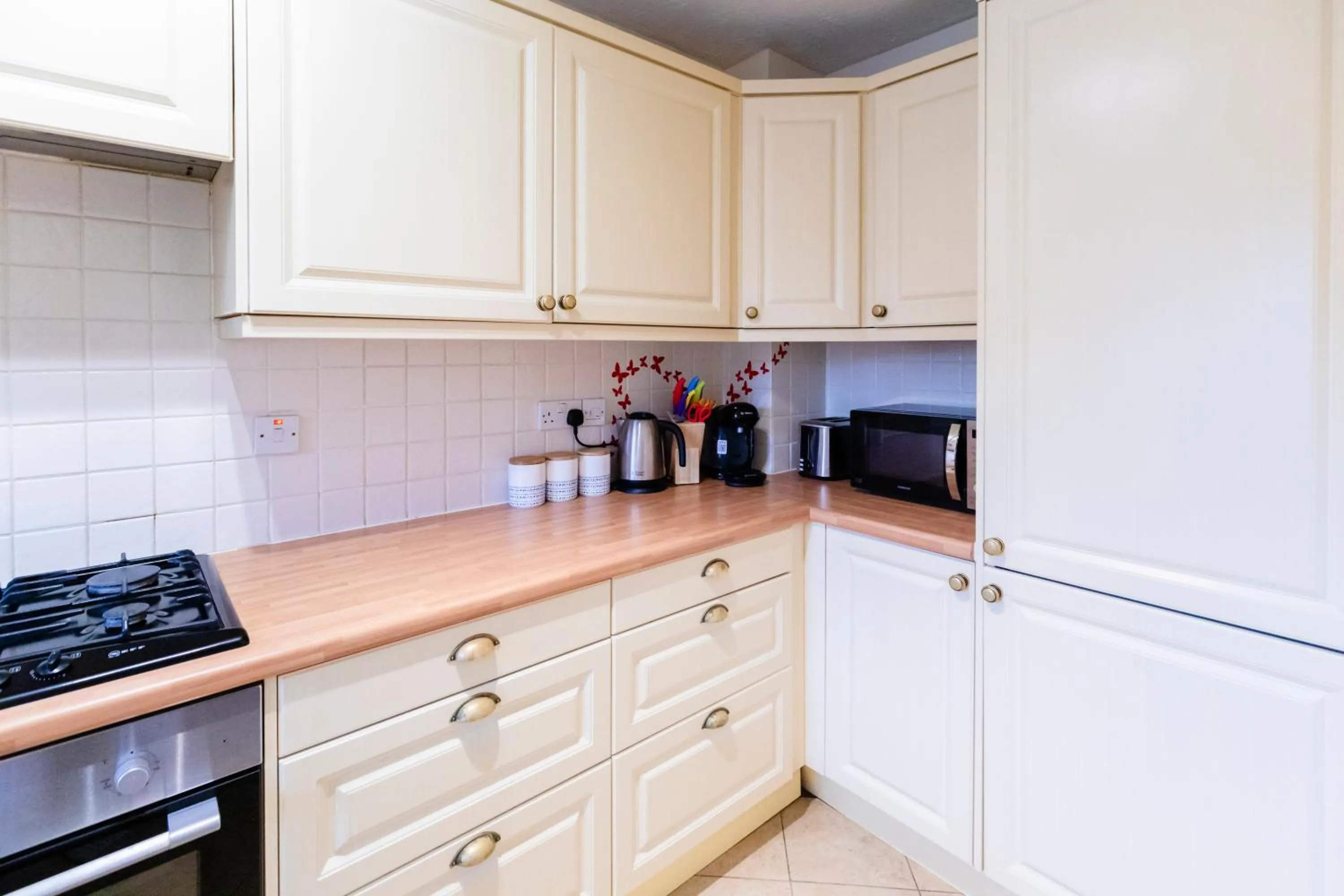 Chichester retreat house with free parking