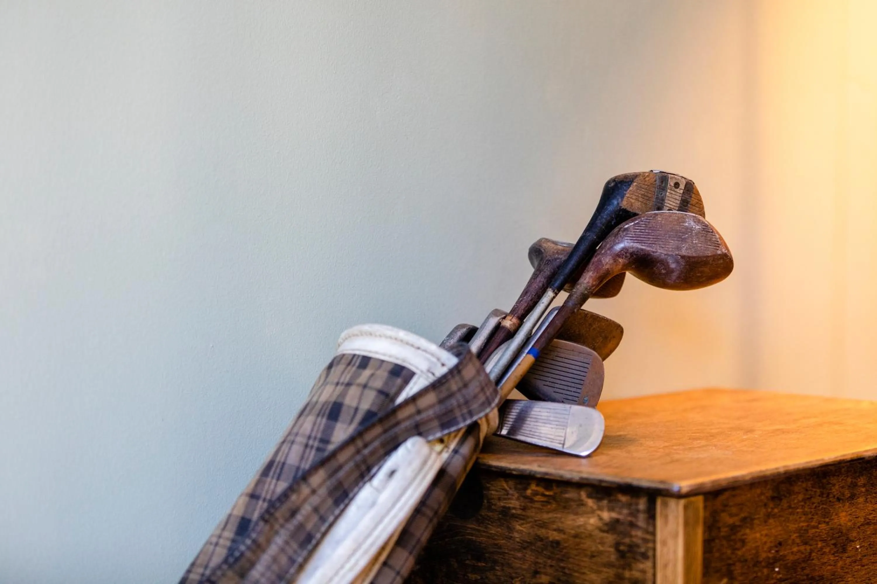 Chichester retreat house with free parking