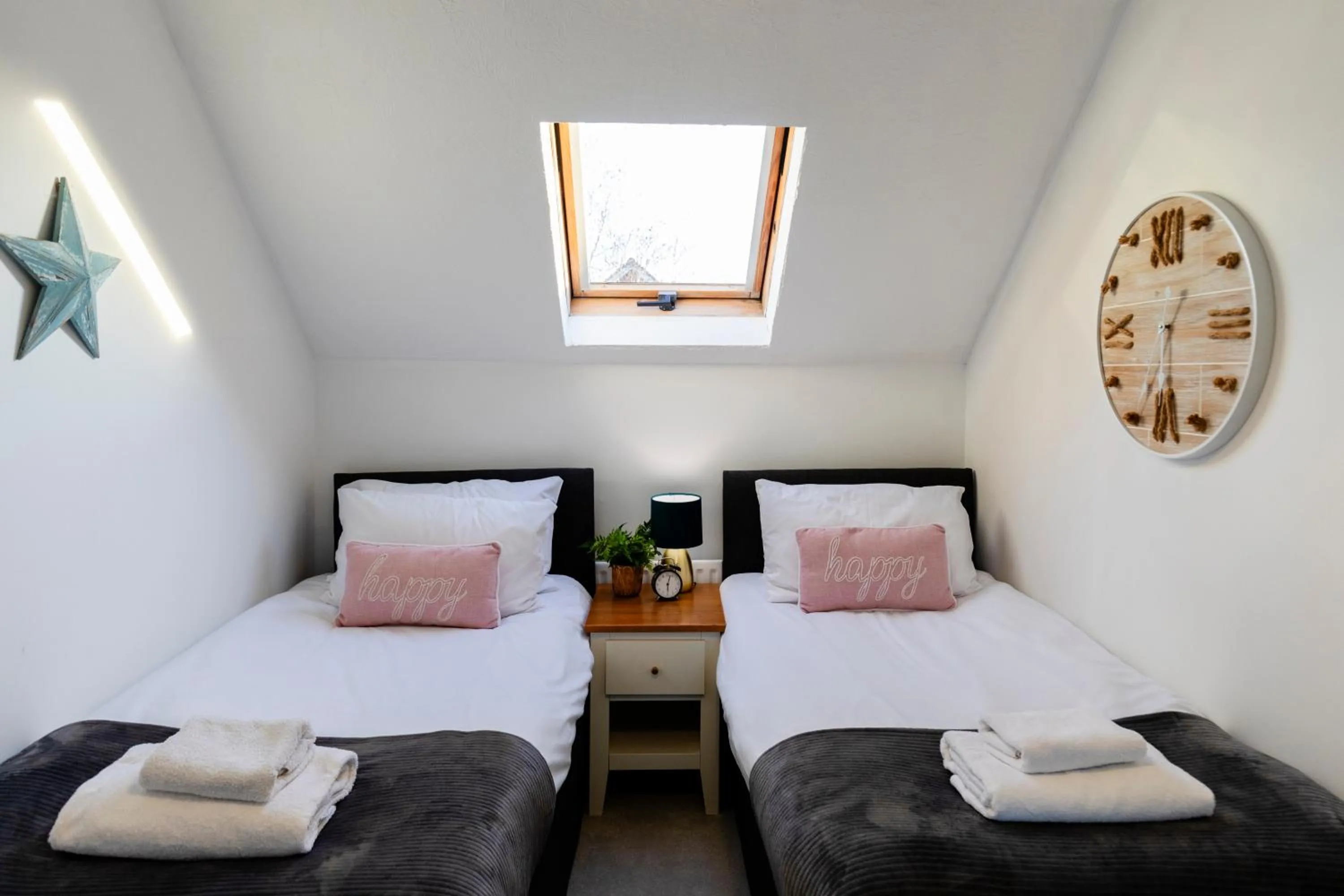 Bed in Chichester retreat house with free parking