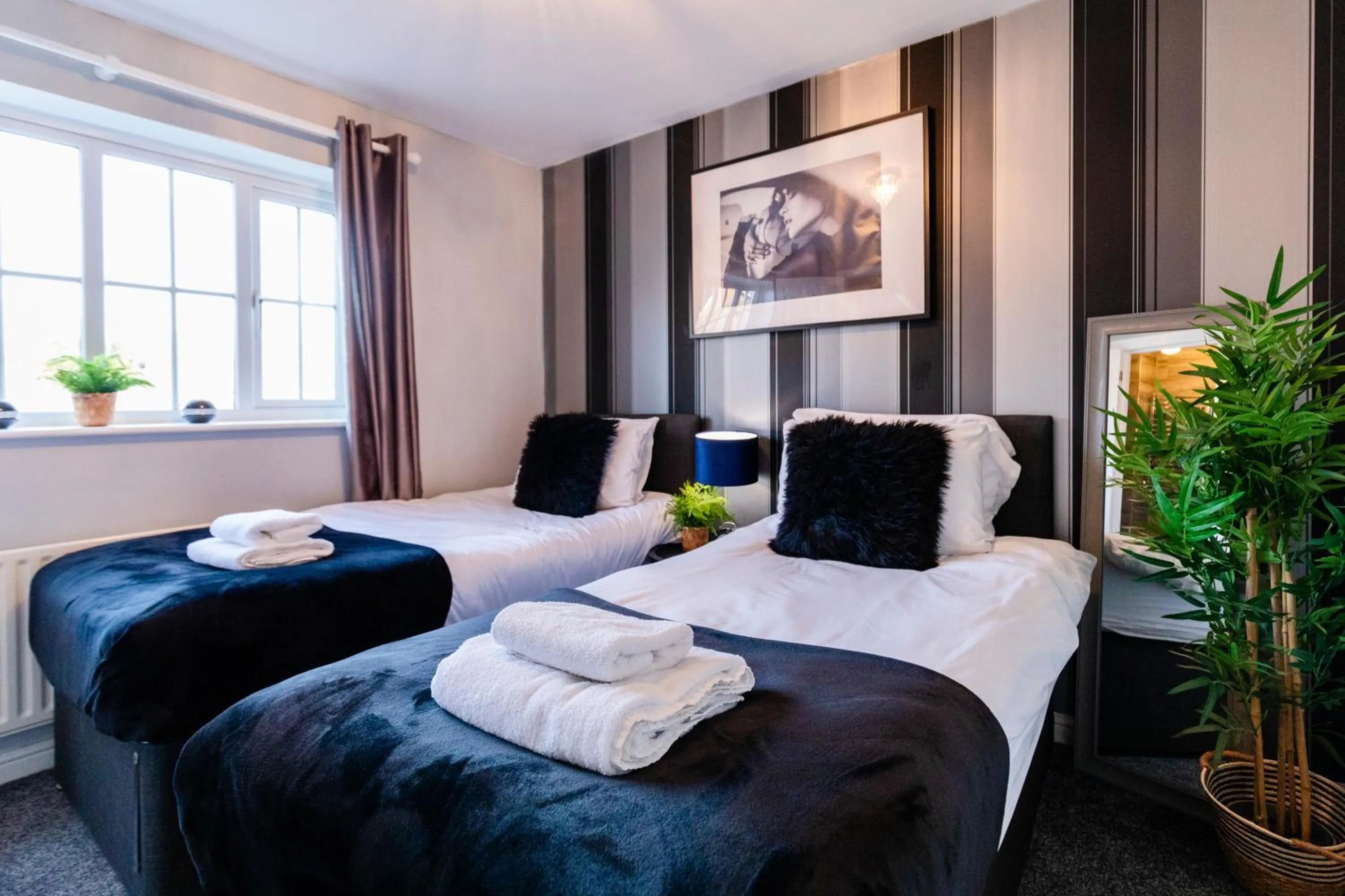 Bed in Chichester retreat house with free parking