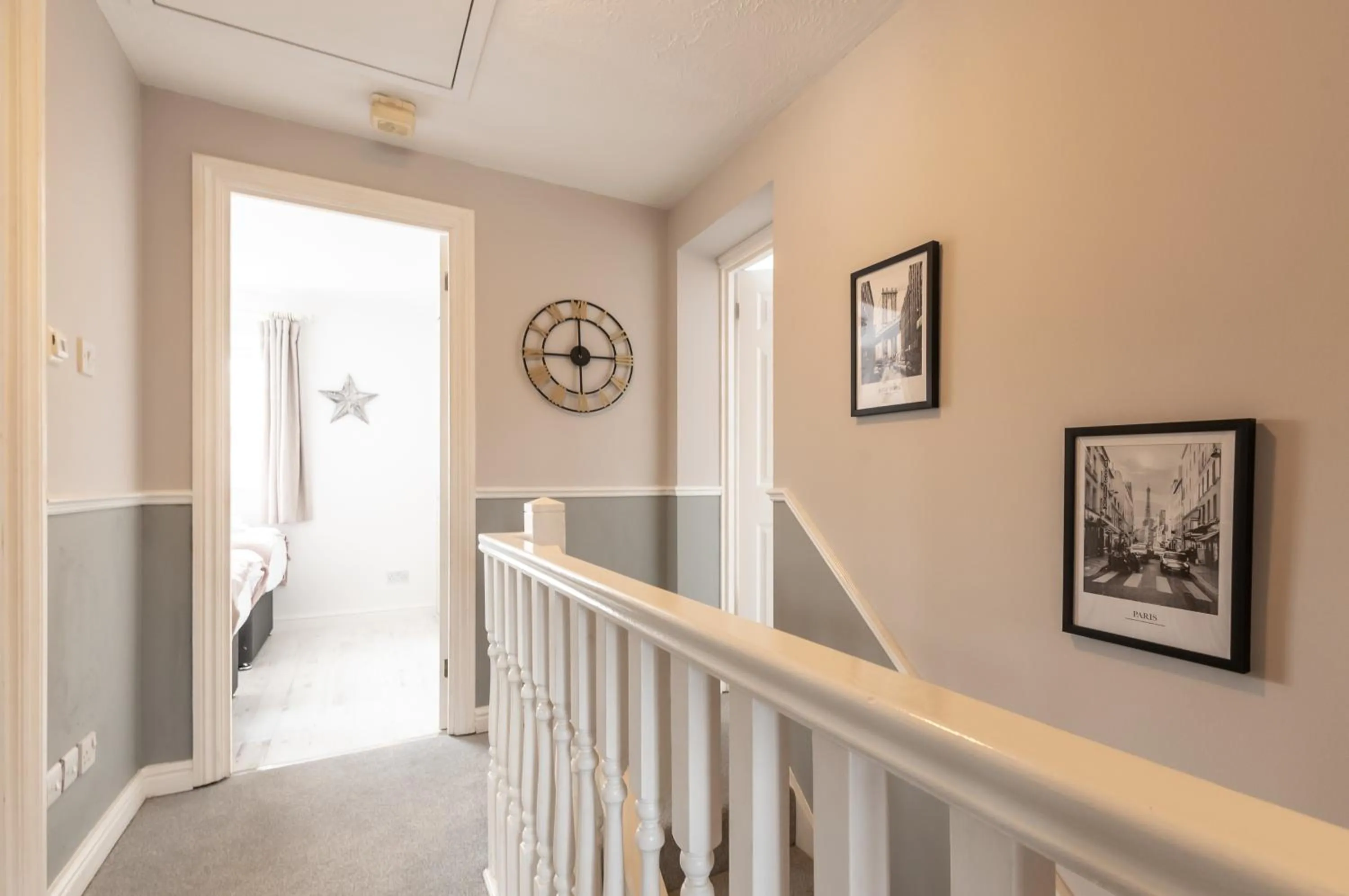 Chichester retreat house with free parking