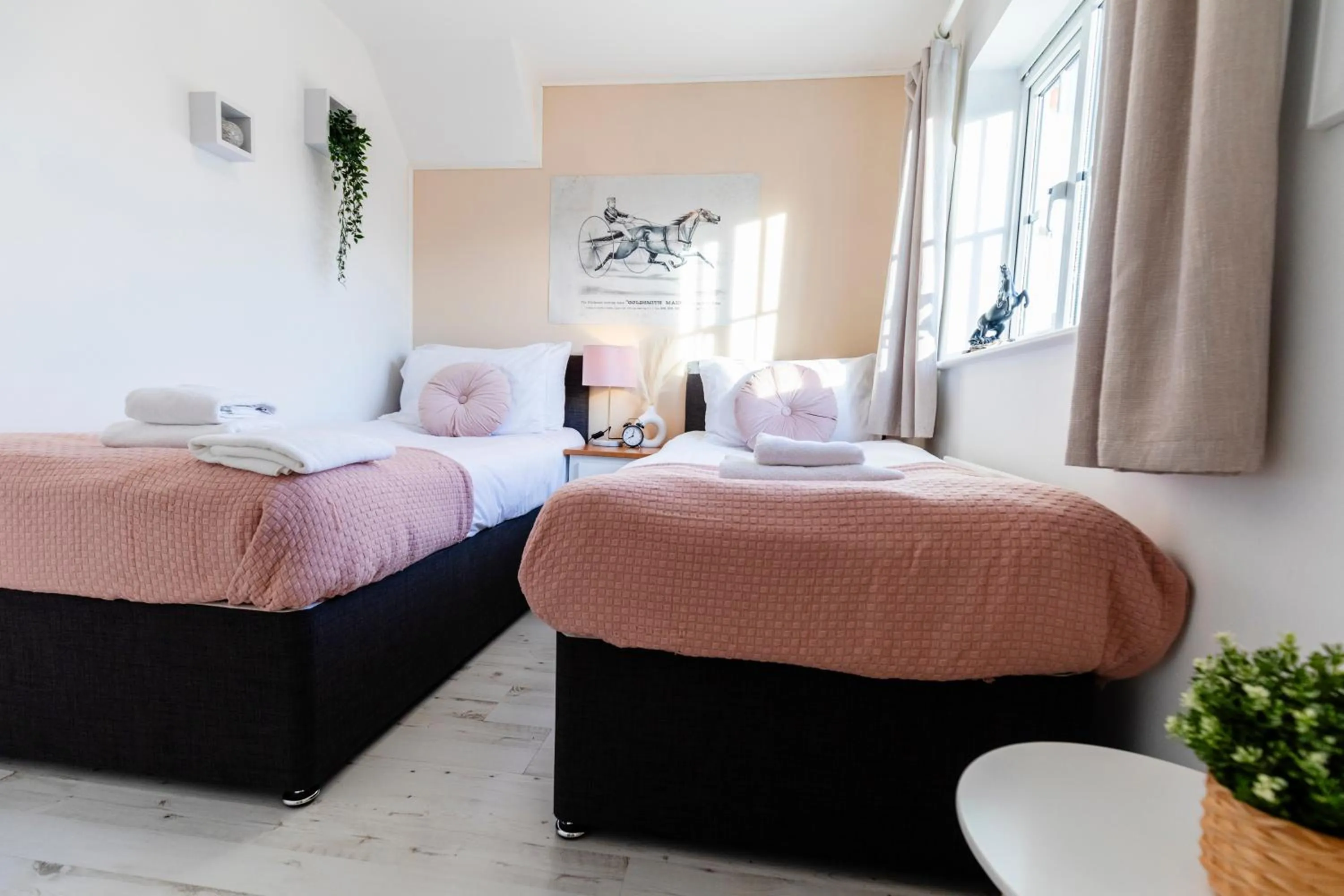 Bed in Chichester retreat house with free parking