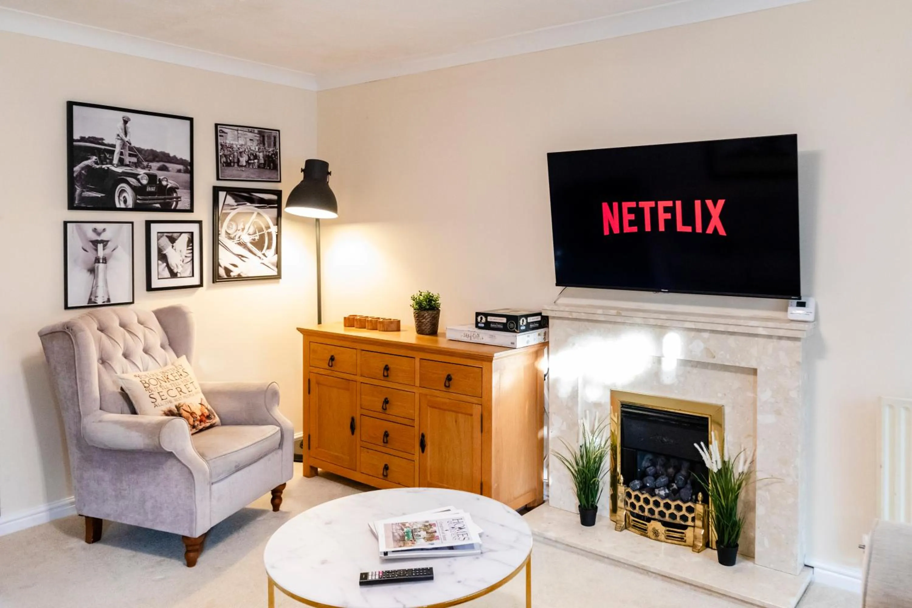 Chichester retreat house with free parking