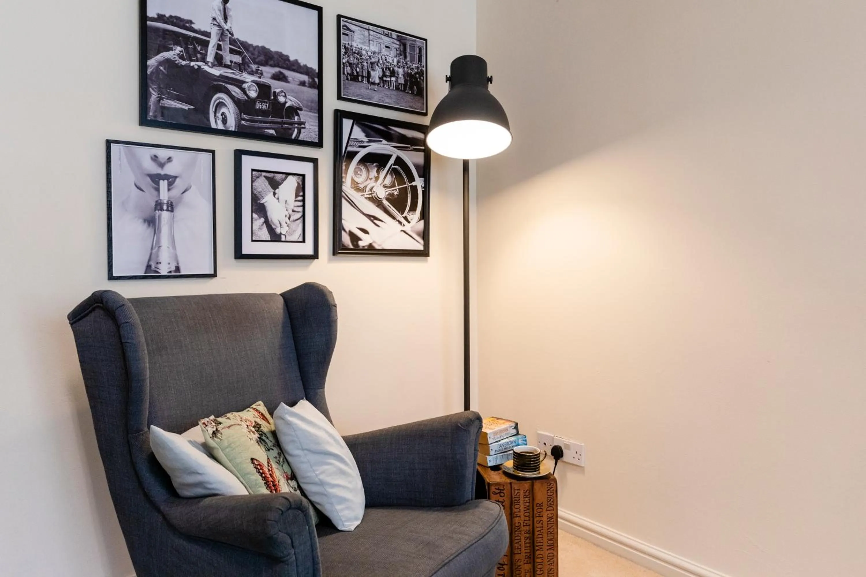 Chichester retreat house with free parking