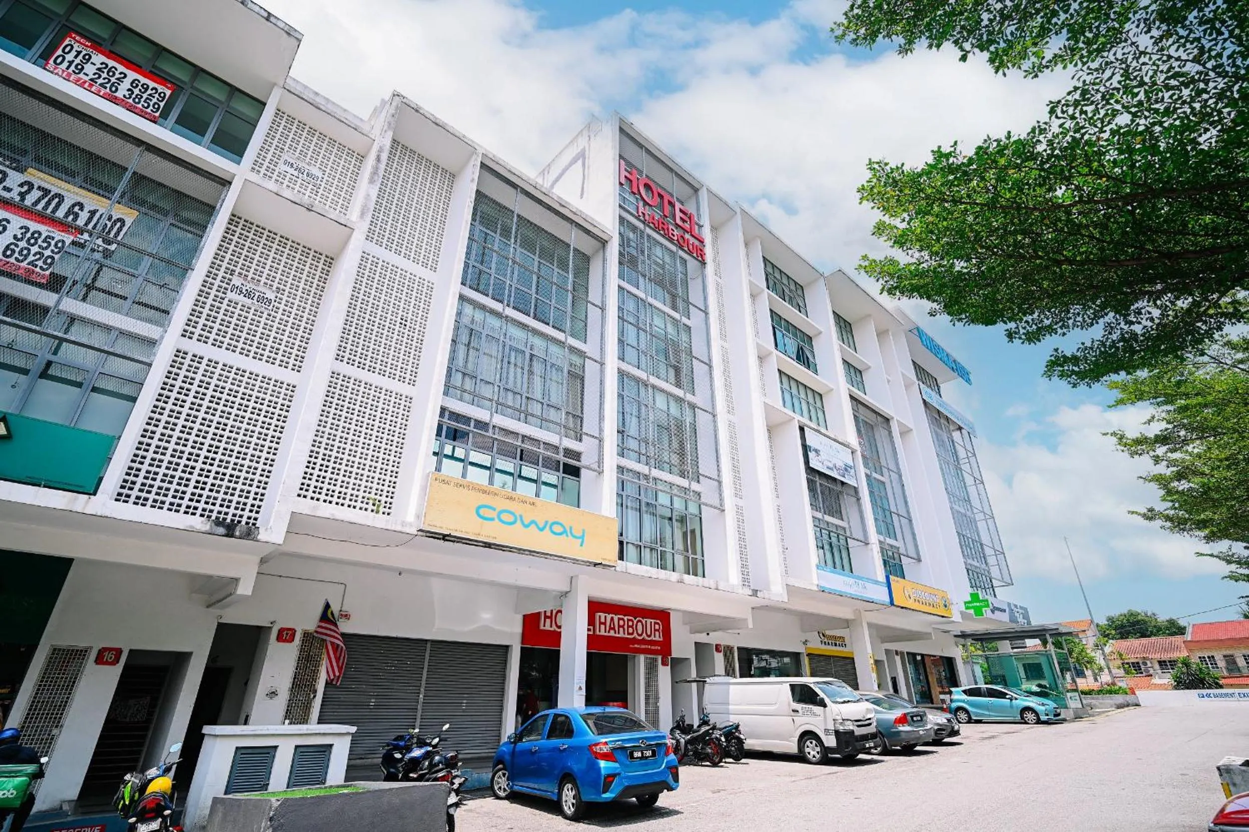 Swing & Pillows - PJ21 Petaling Jaya