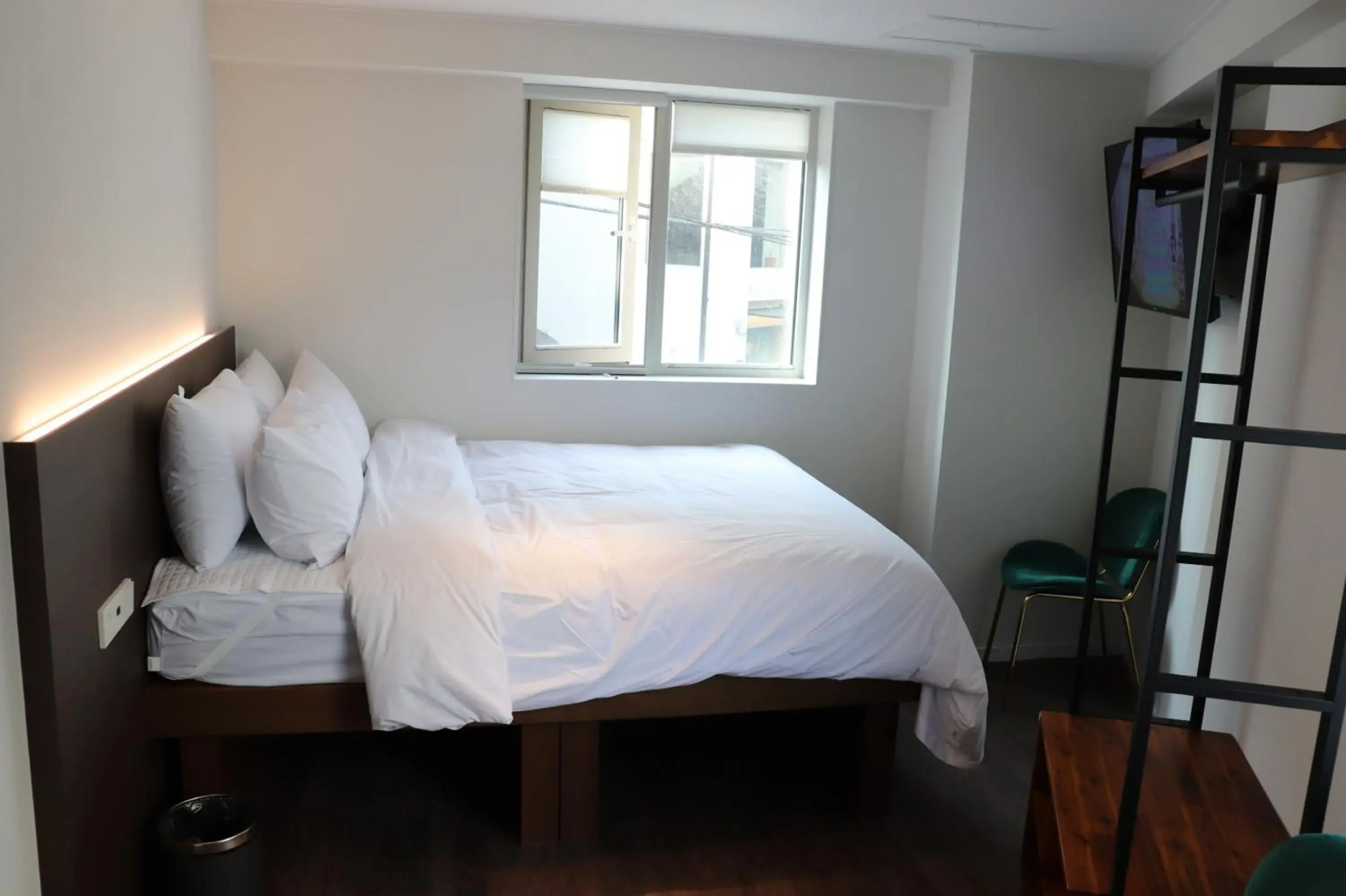 Double Room with Shared Bathroom in H HOSTEL Itaewon Double Room with Shared Bathroom in H HOSTEL Itaewon